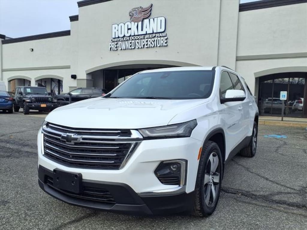 Used 2023 Chevrolet Traverse LT Leather SUV