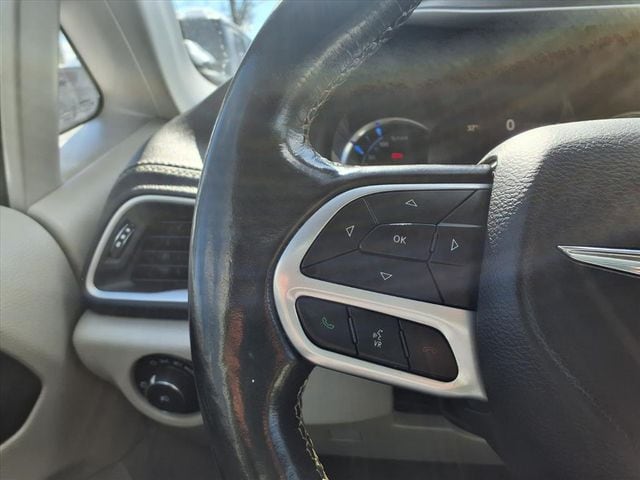 2021 Chrysler Pacifica Hybrid Touring L - Photo 16