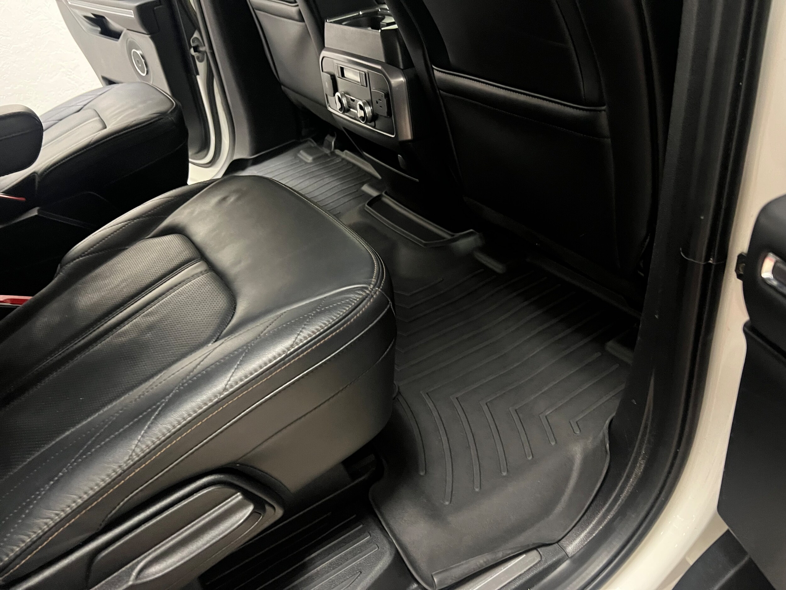 2020 Ford Expedition Platinum - Photo 14