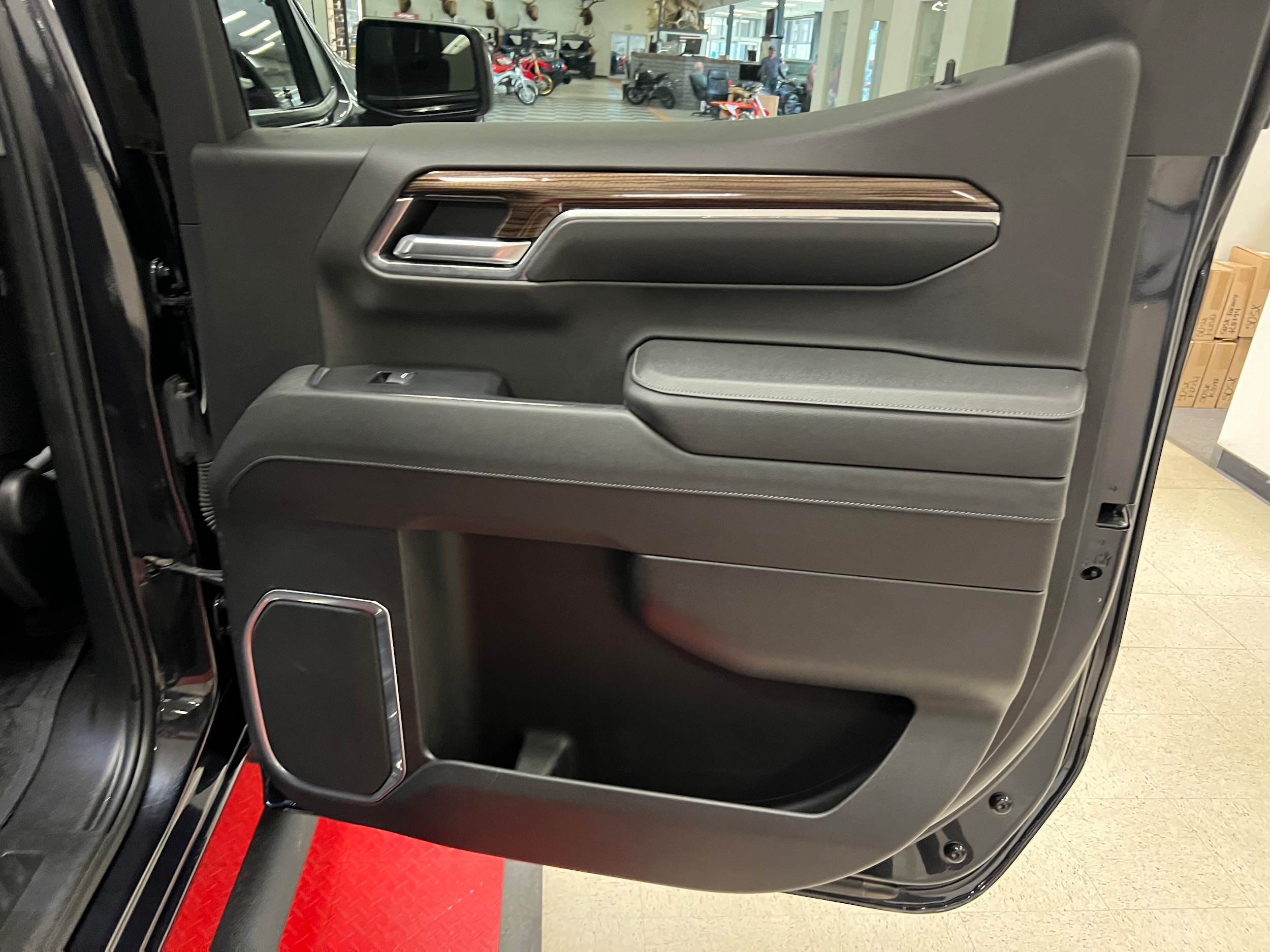 2023 Chevrolet Silverado 1500 RST - Photo 11