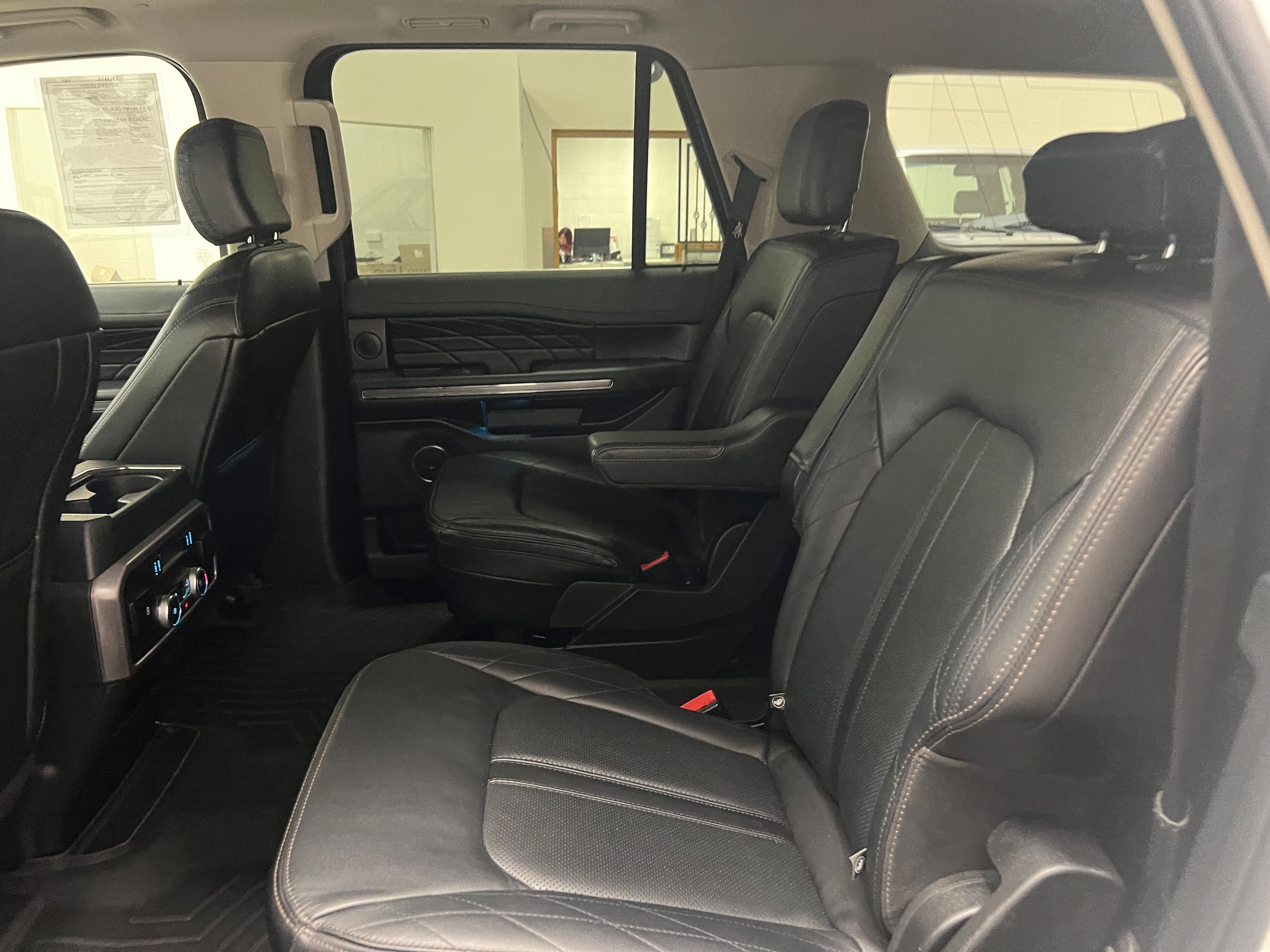 2020 Ford Expedition Platinum - Photo 11