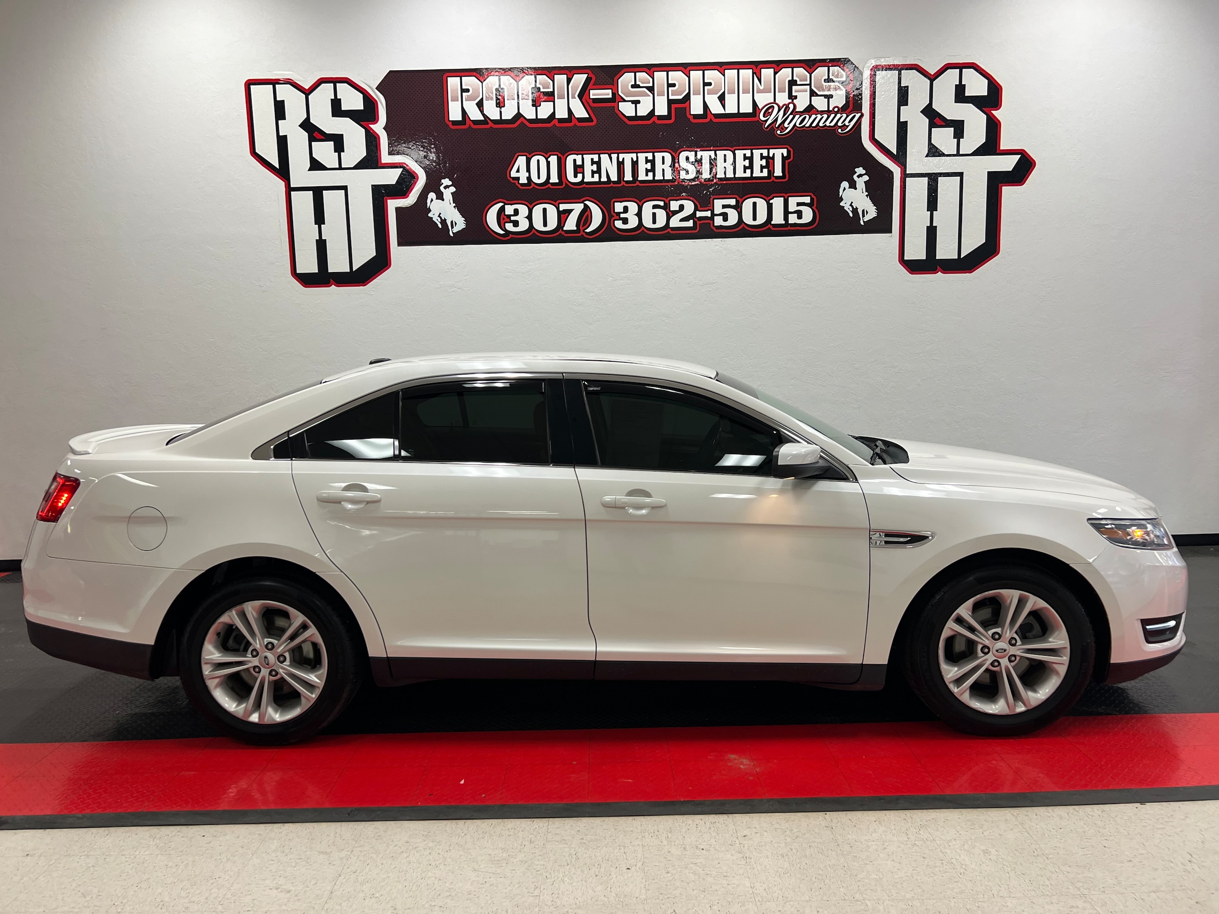 2016 Ford Taurus