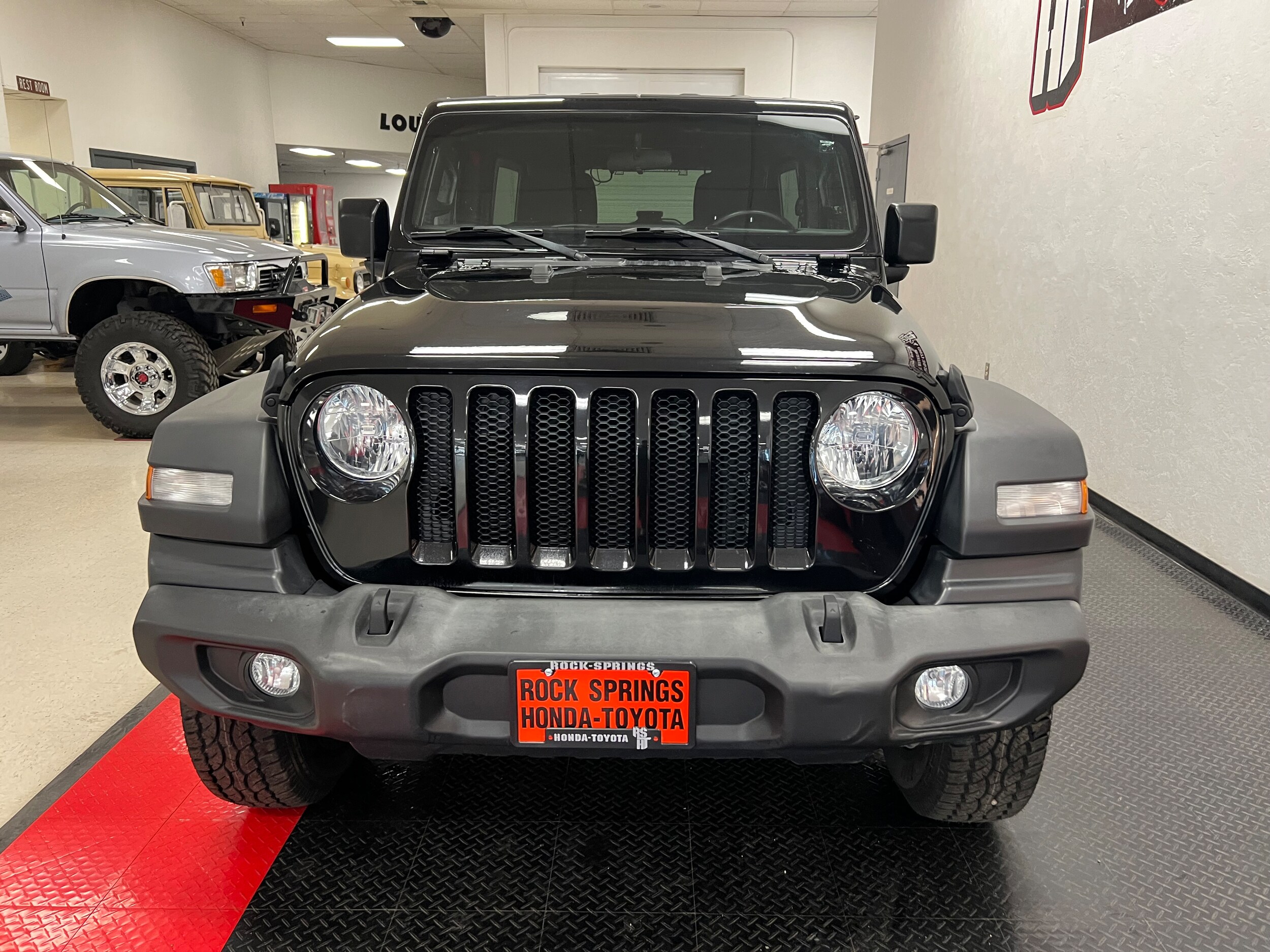 2018 Jeep Wrangler Unlimited Sport S photo 3