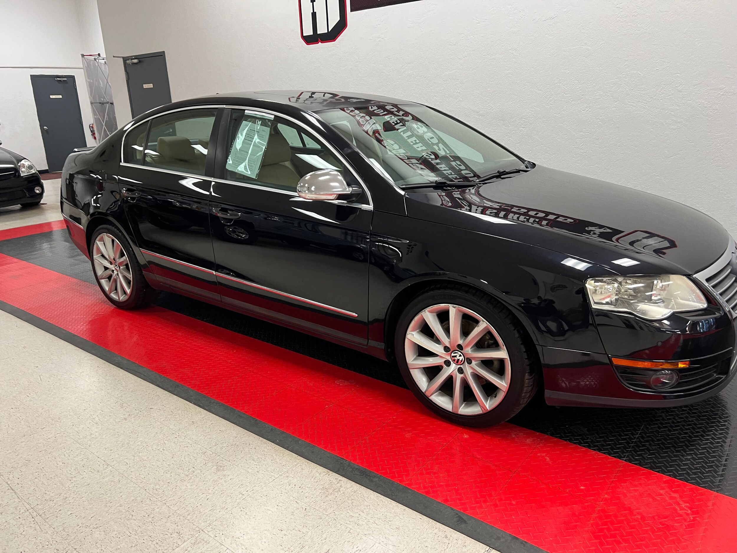 2008 Volkswagen Passat VR6 photo 2