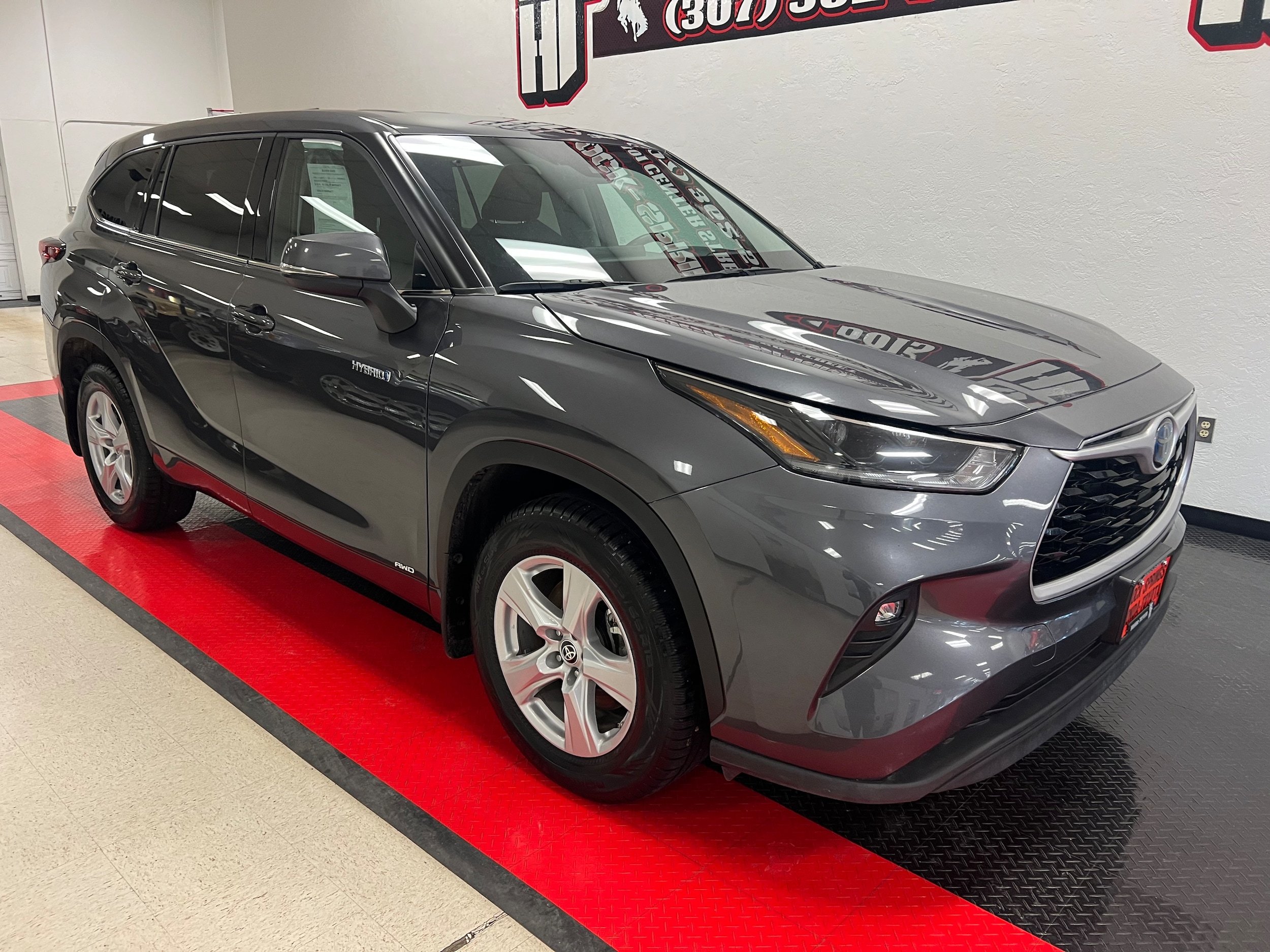 Used 2021 Toyota Highlander LE with VIN 5TDBBRCH2MS531843 for sale in Rock Springs, WY