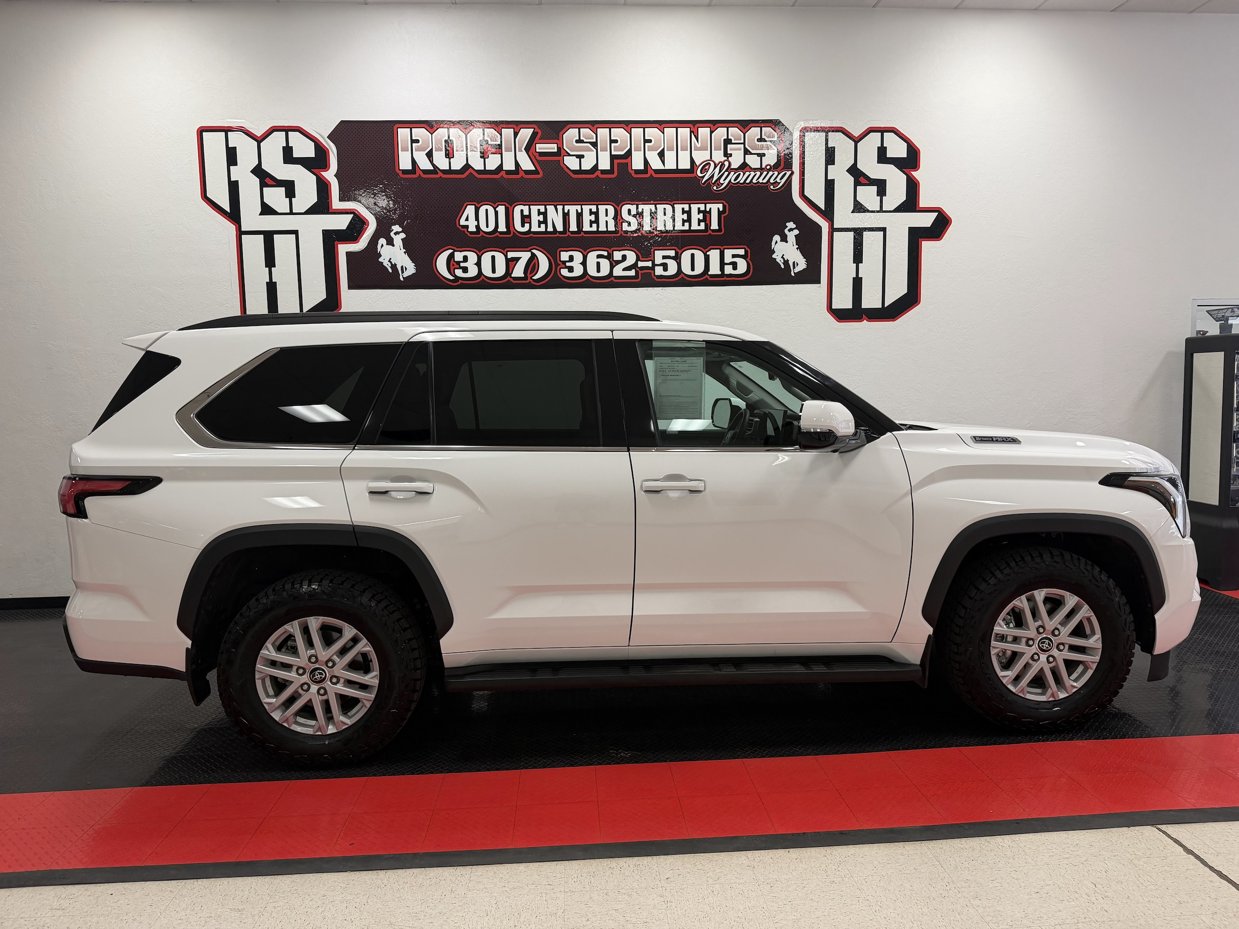 2023 Toyota Sequoia SR5
