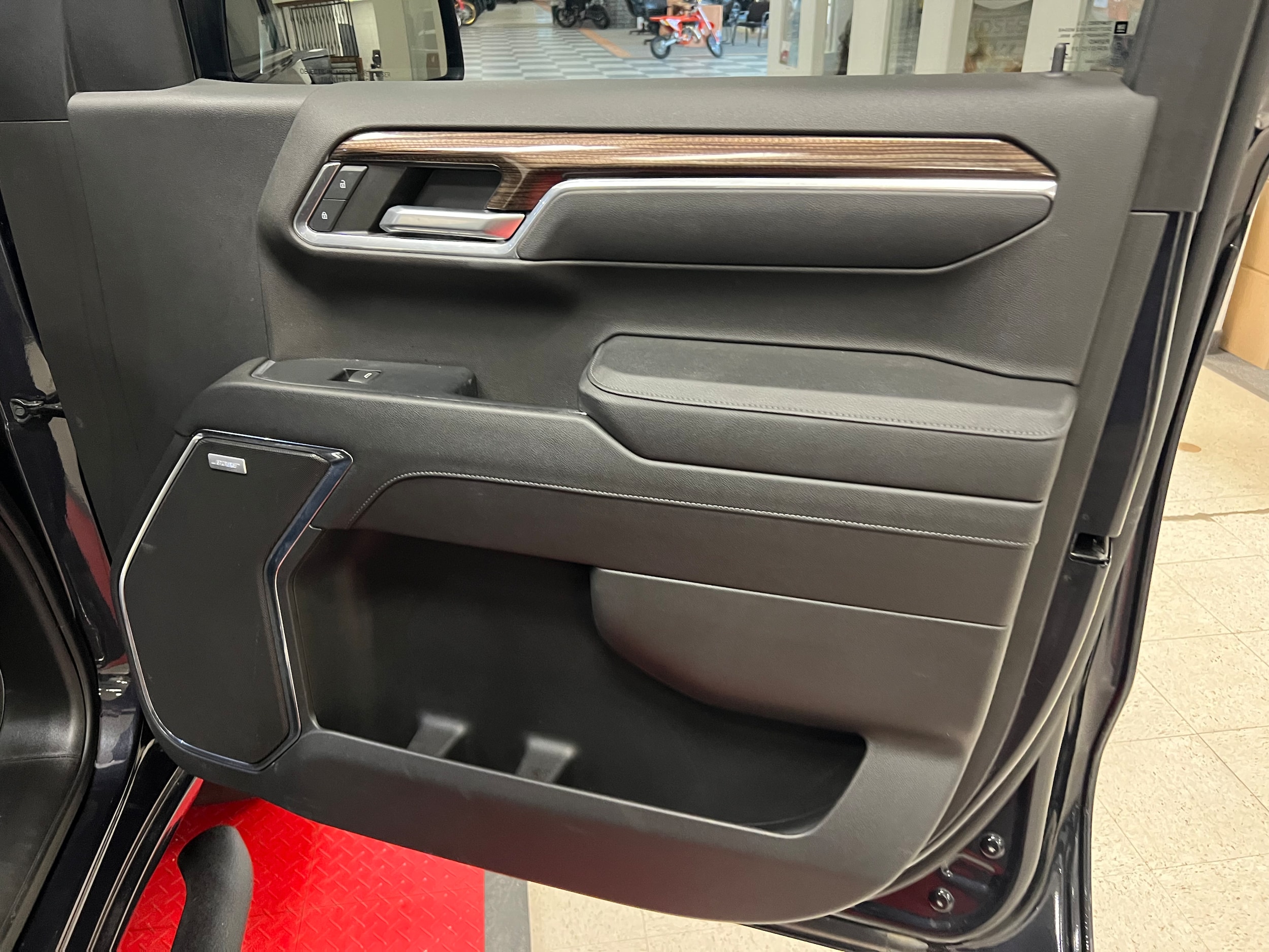2023 Chevrolet Silverado 1500 RST - Photo 14