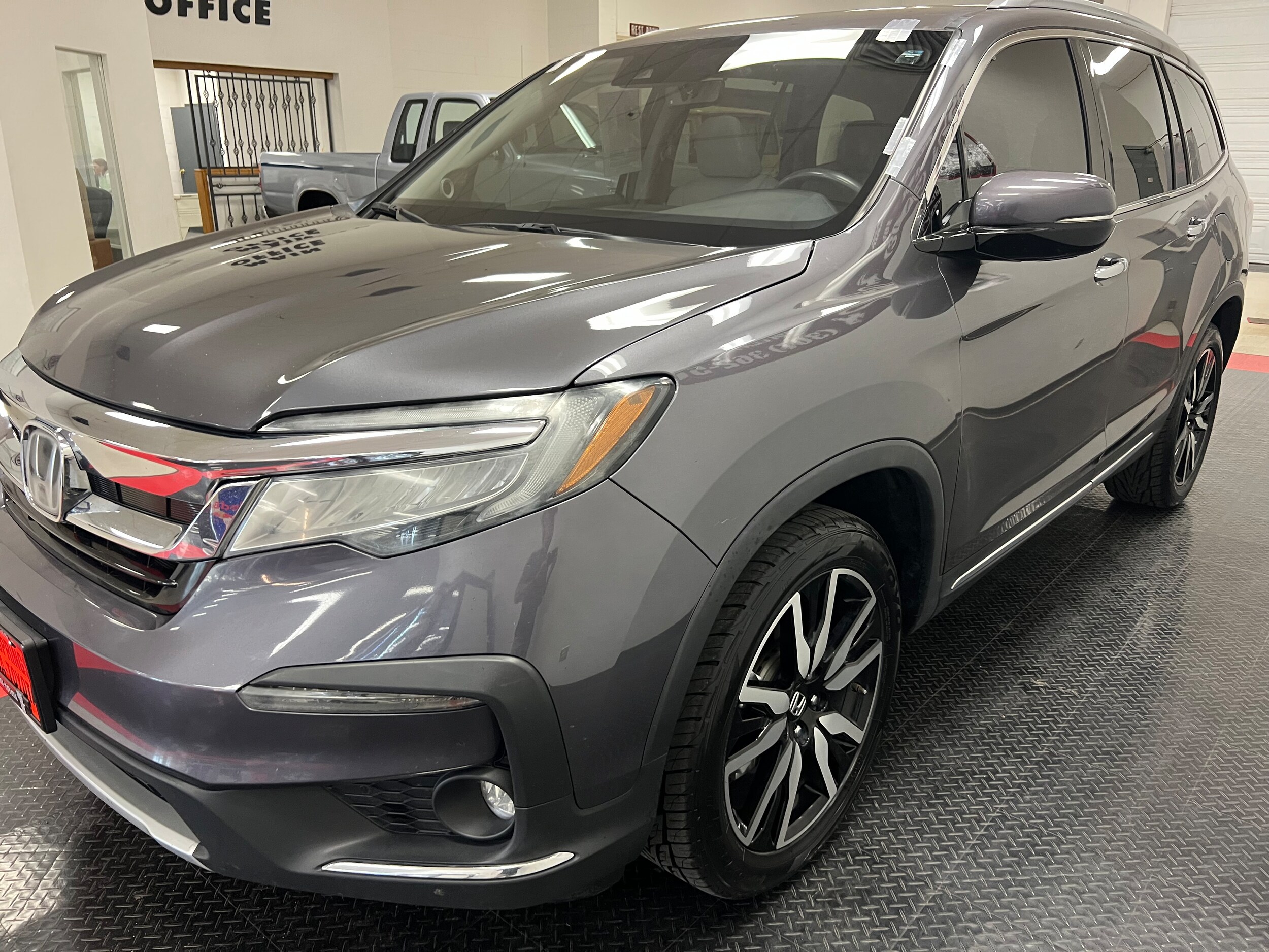 2020 Honda Pilot Touring photo 3