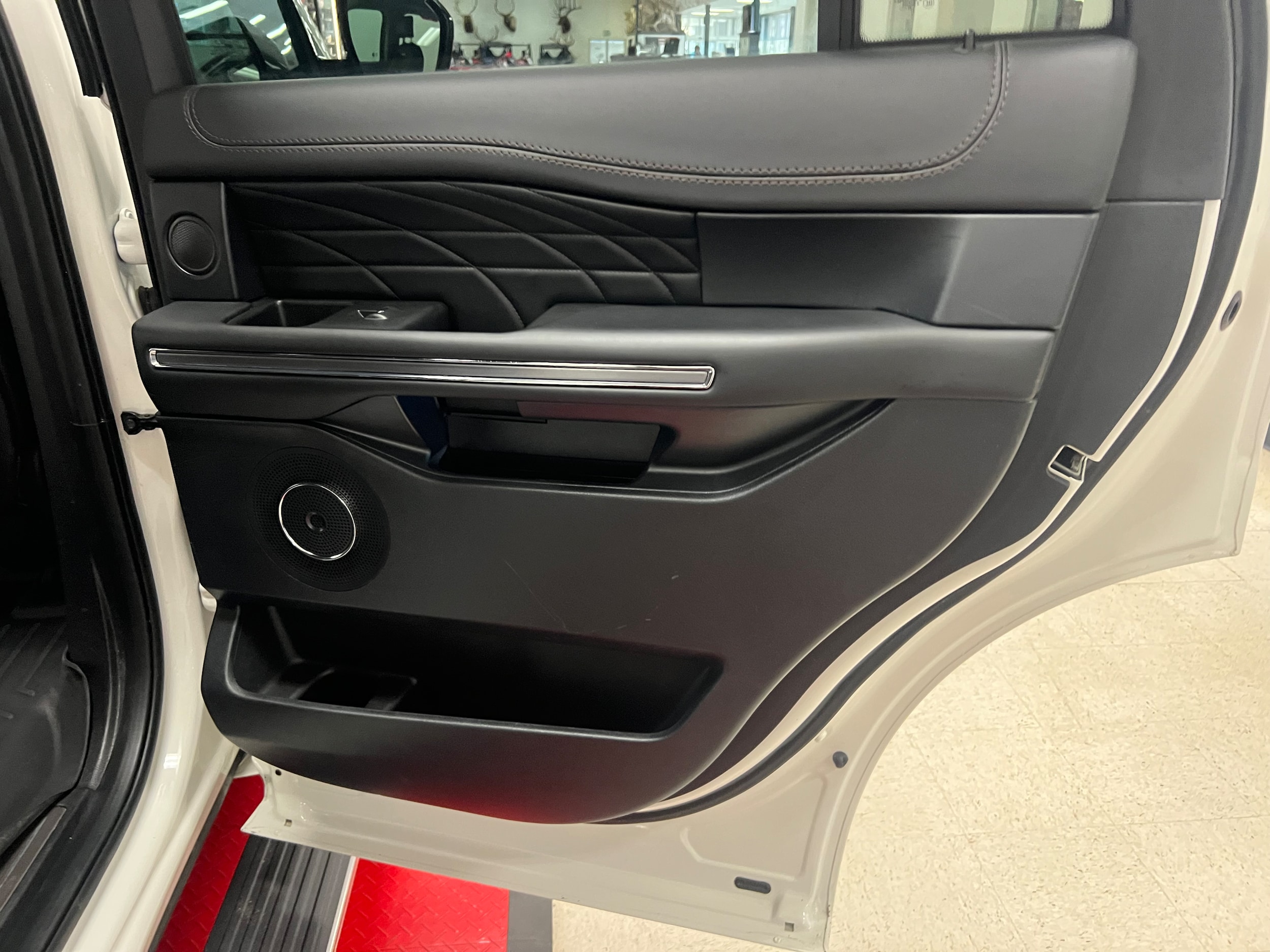 2020 Ford Expedition Platinum - Photo 12