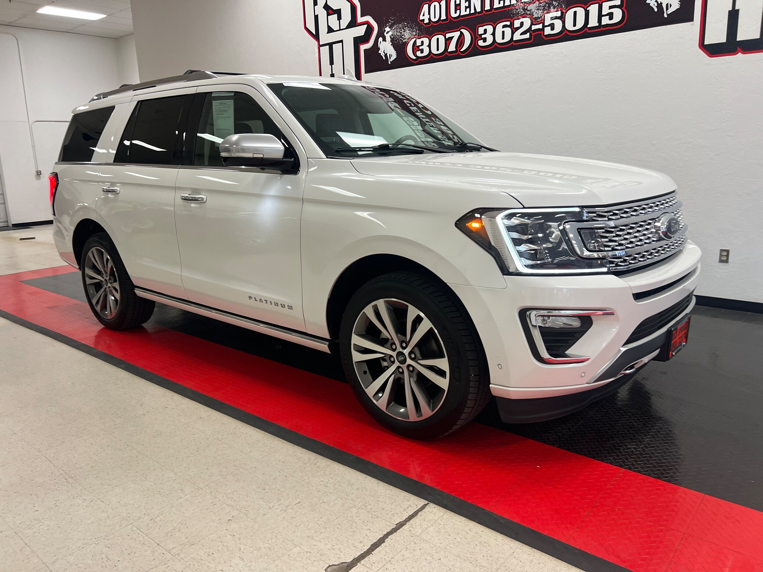 2020 Ford Expedition Platinum photo 2