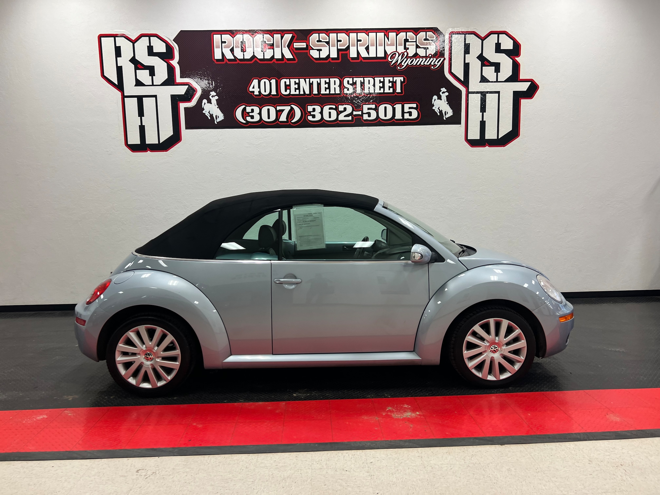 2009 Volkswagen New Beetle Base