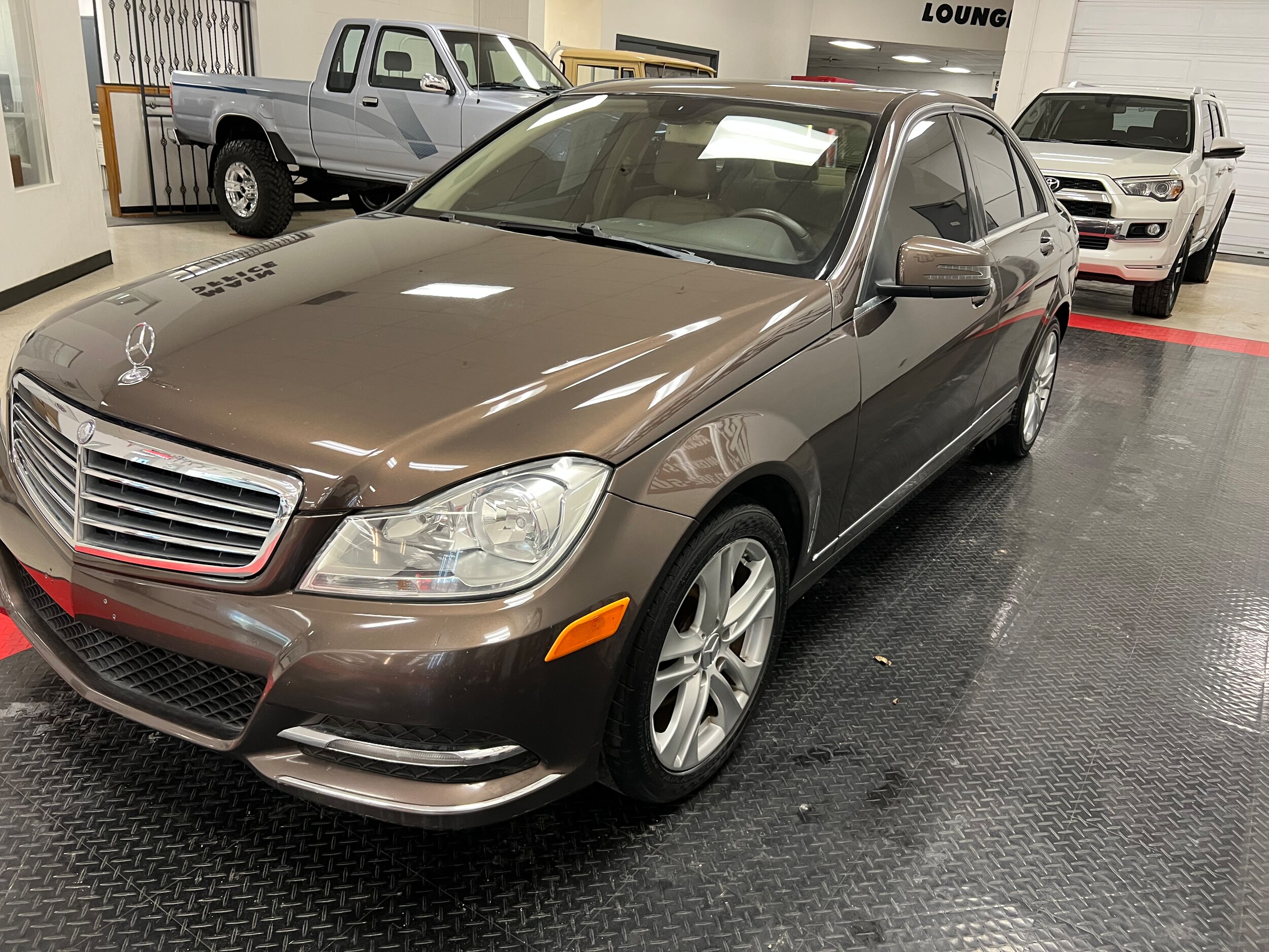 2014 Mercedes Benz C 250 photo 3