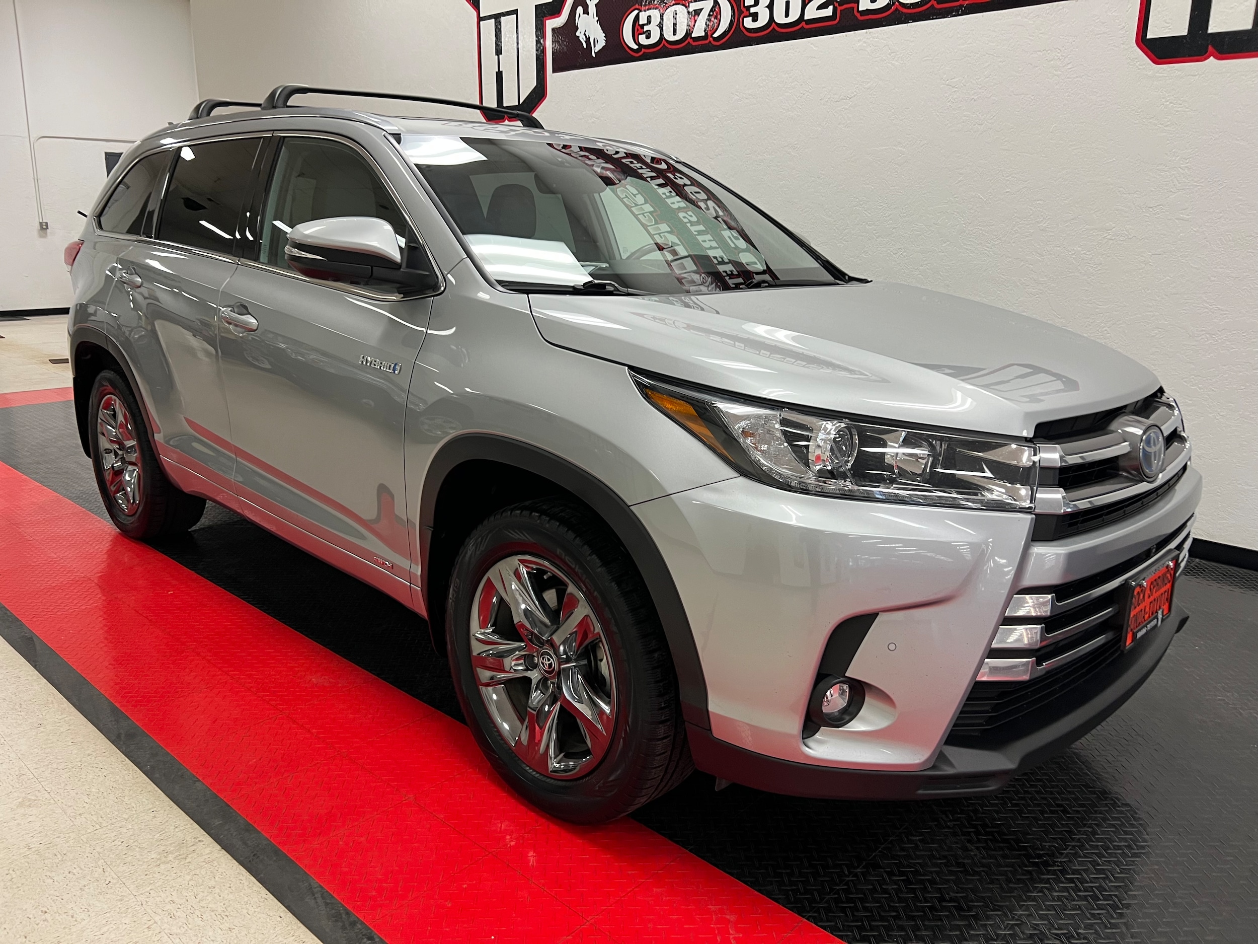 Used 2019 Toyota Highlander Limited Platinum with VIN 5TDDGRFH9KS058154 for sale in Rock Springs, WY