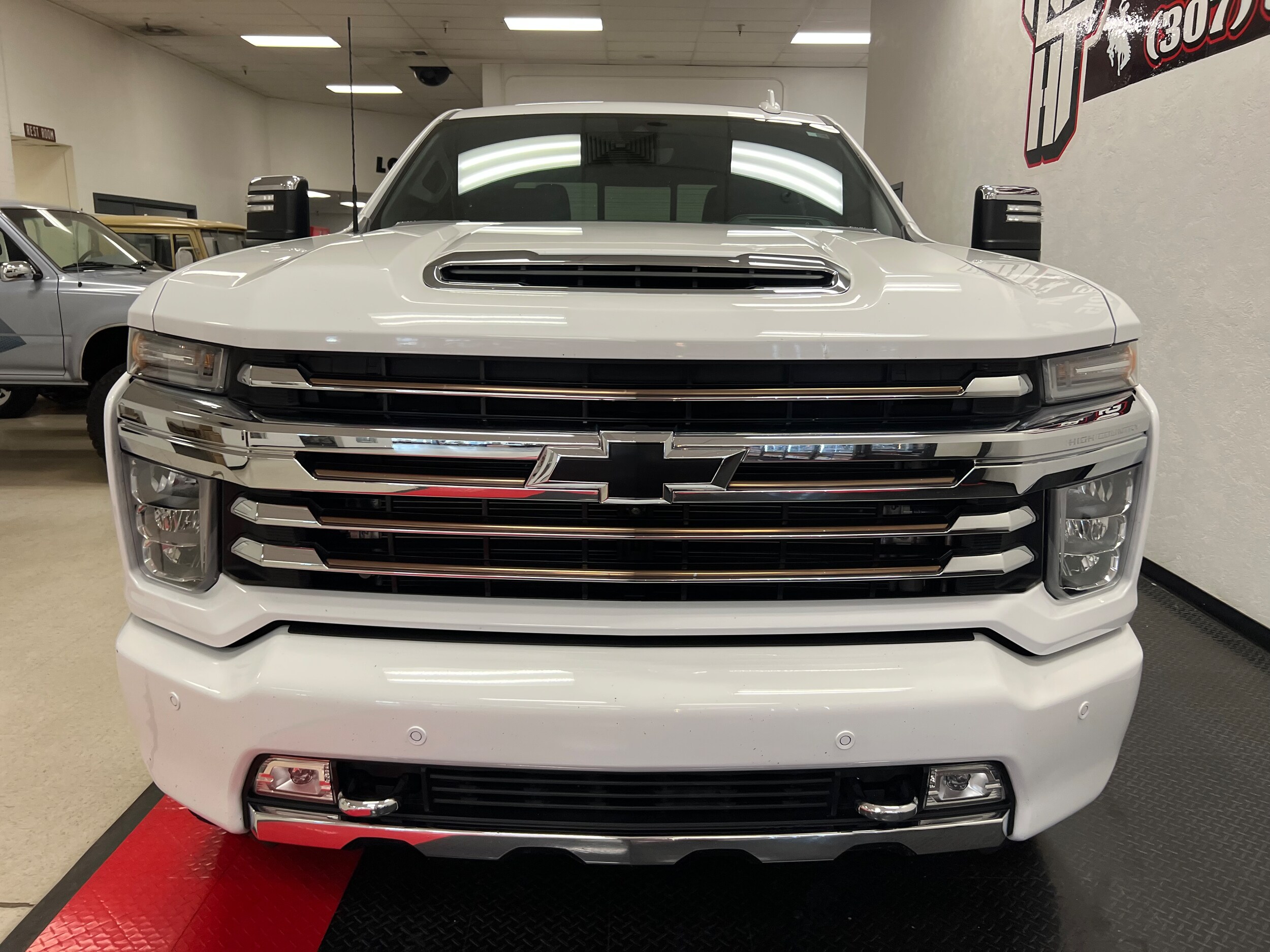 2021 Chevrolet Silverado 3500HD High Country photo 4
