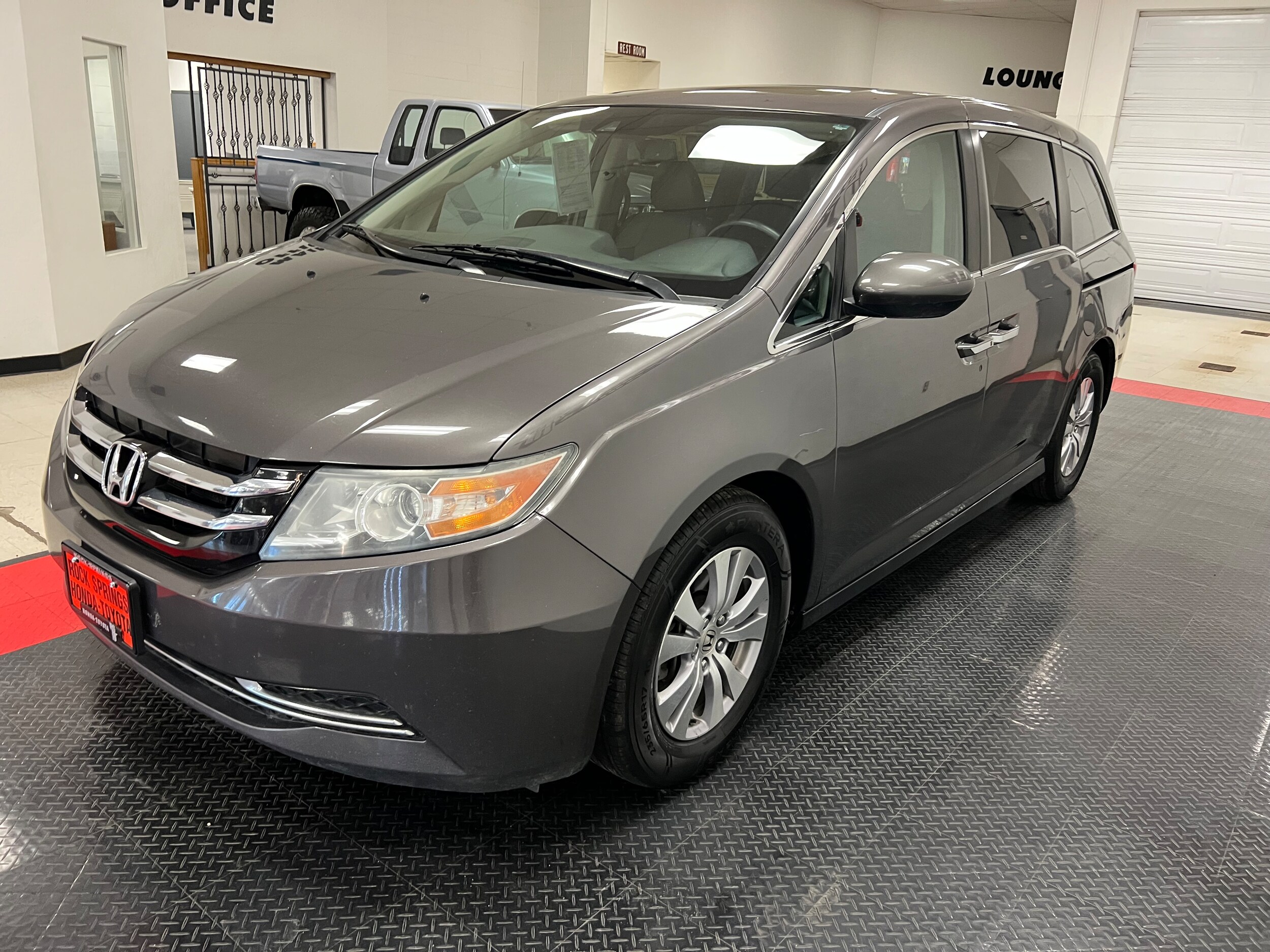 2015 Honda Odyssey EX-L photo 3