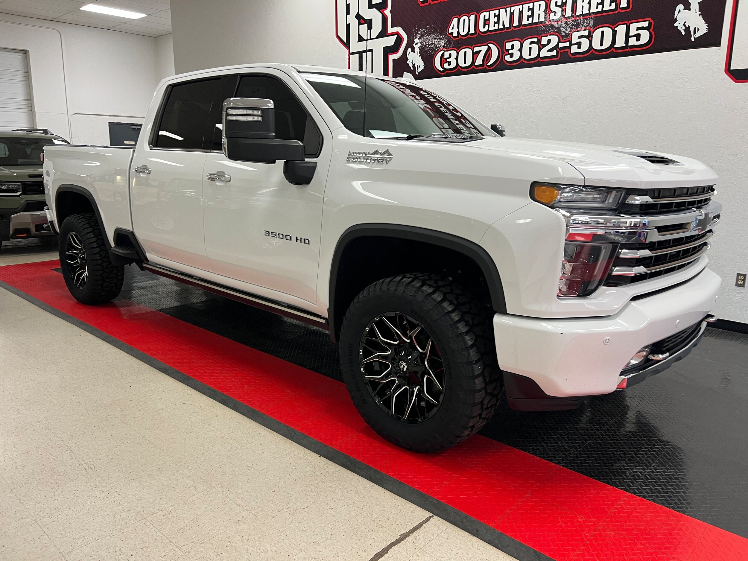 2021 Chevrolet Silverado 3500HD High Country photo 2