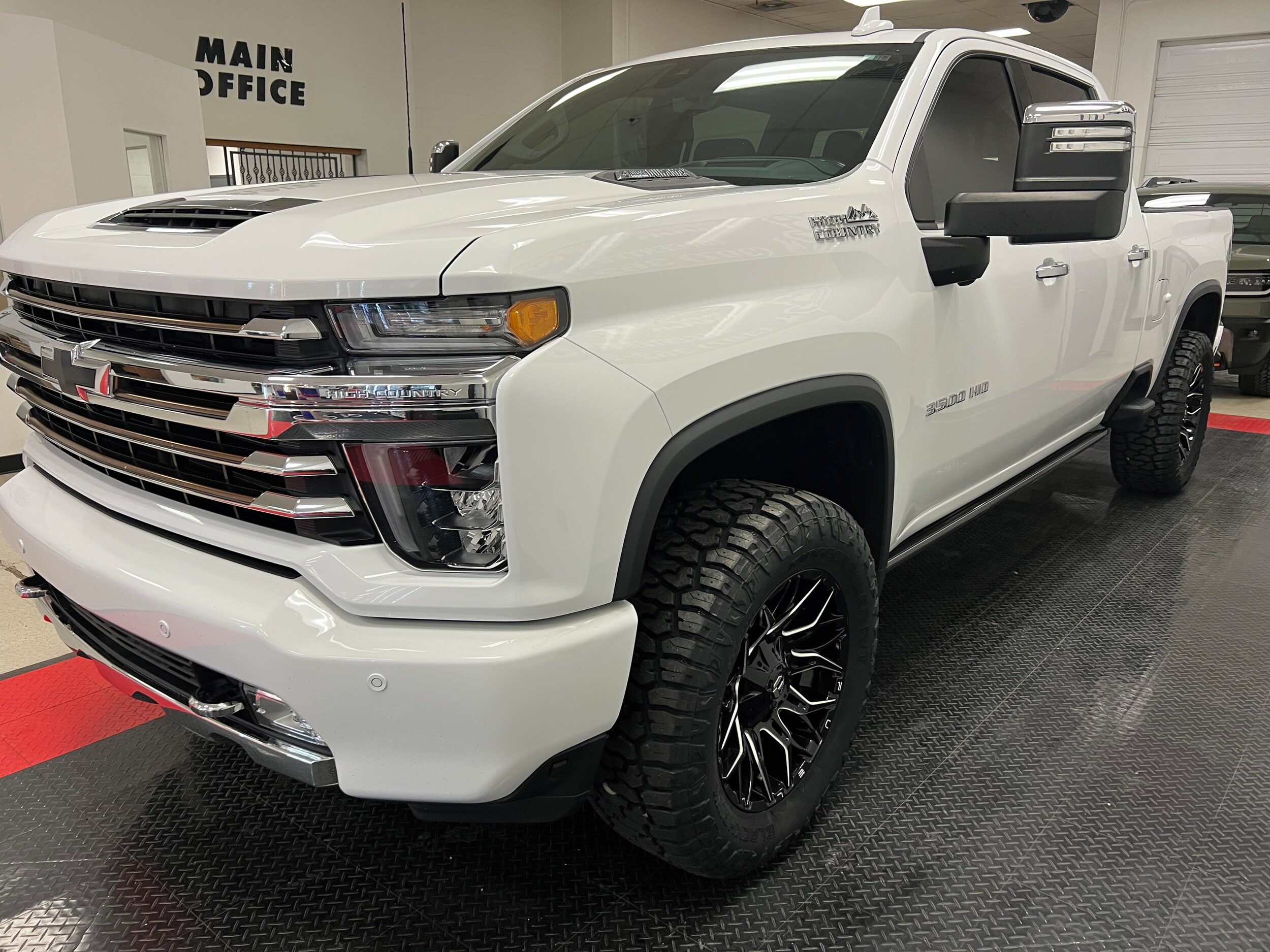 2021 Chevrolet Silverado 3500HD High Country photo 3