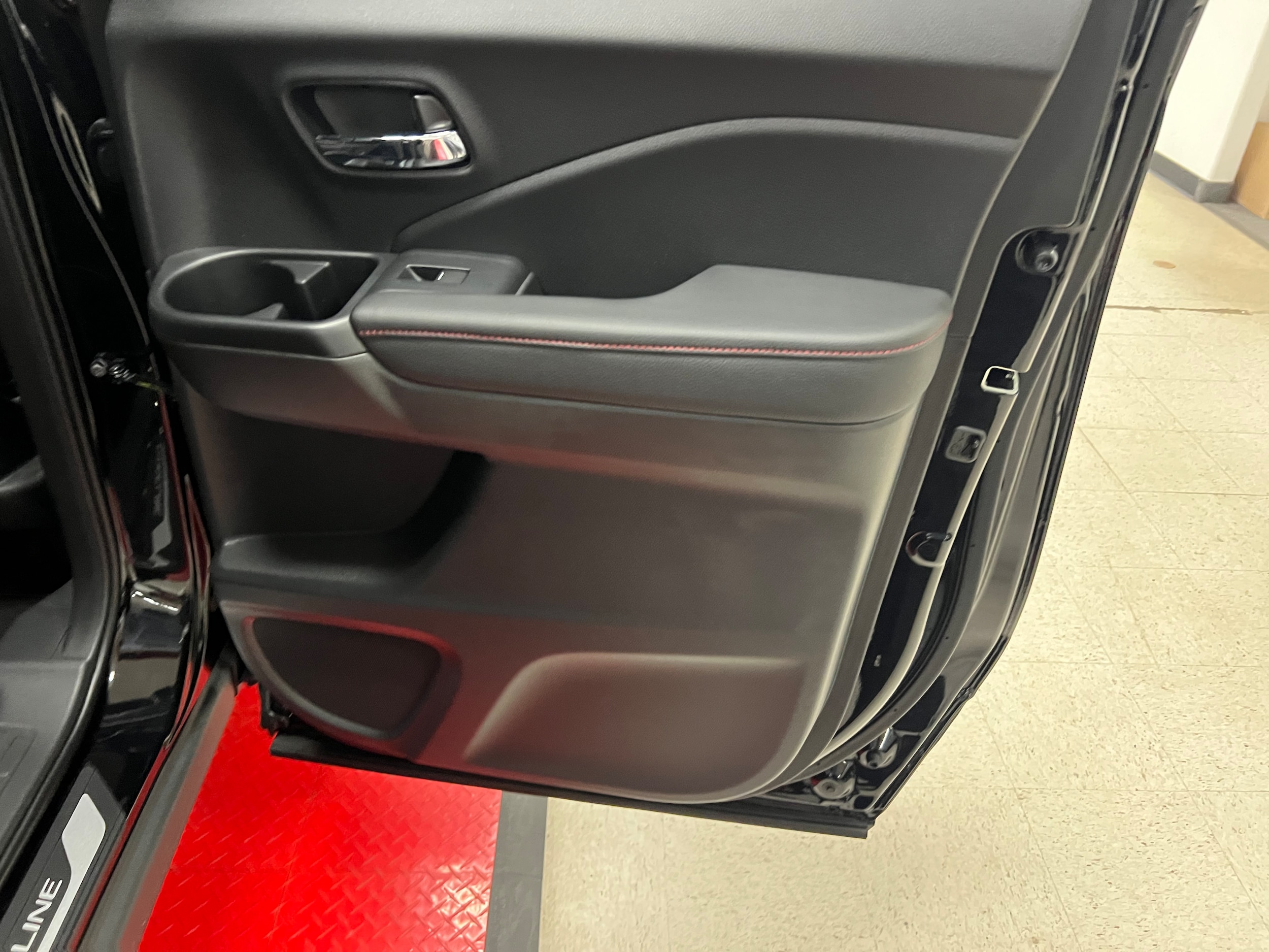 2025 Honda Ridgeline Black Edition - Photo 12