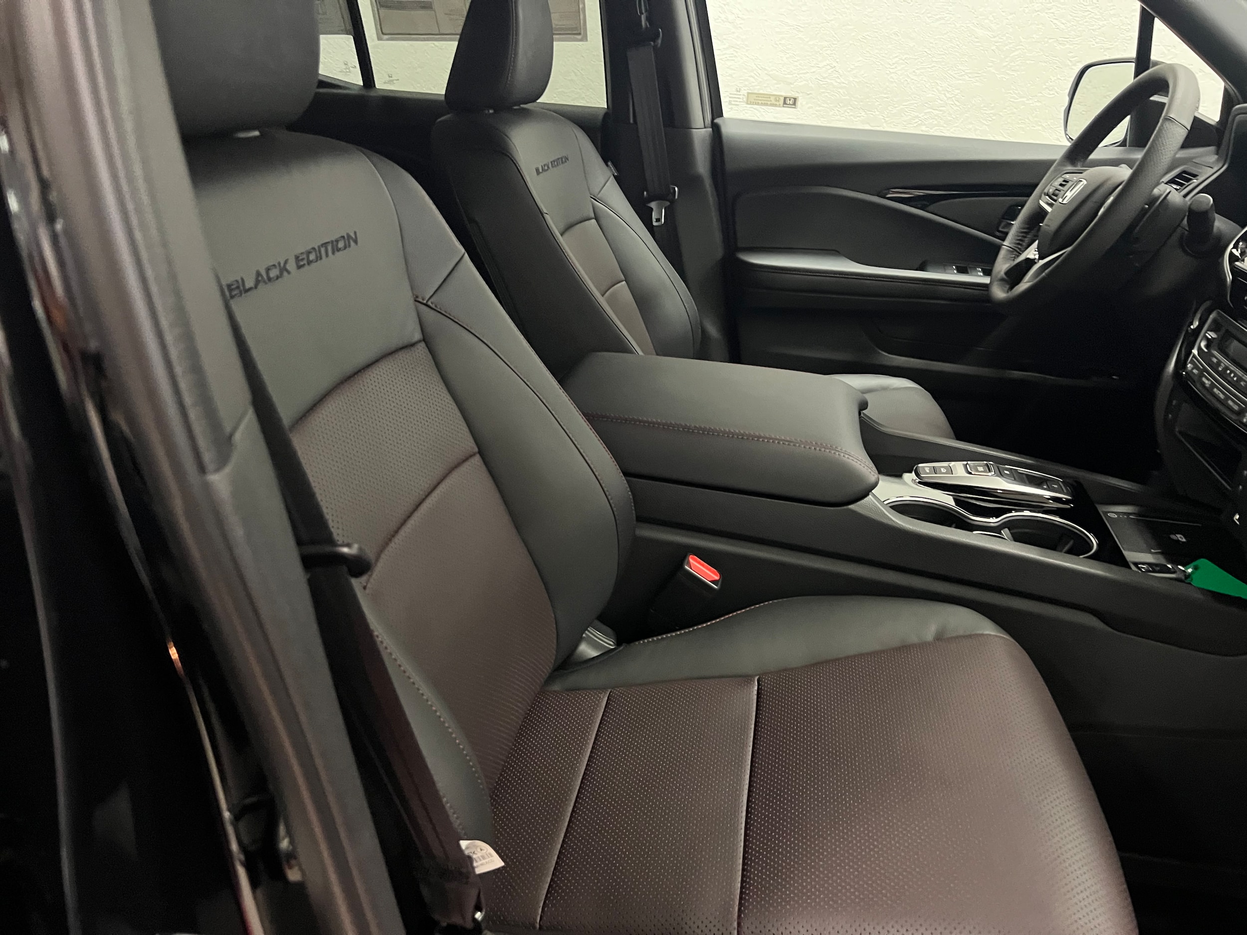 2025 Honda Ridgeline Black Edition - Photo 15