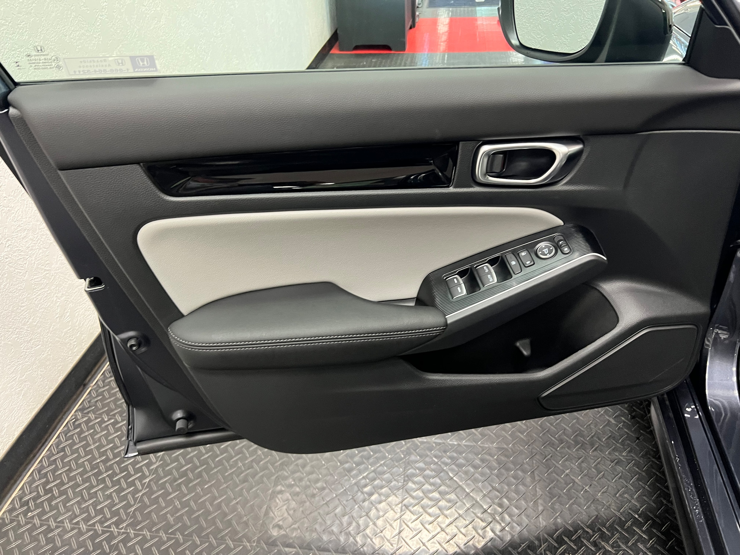 2026 Honda Civic Hatchback Sport Touring - Photo 18