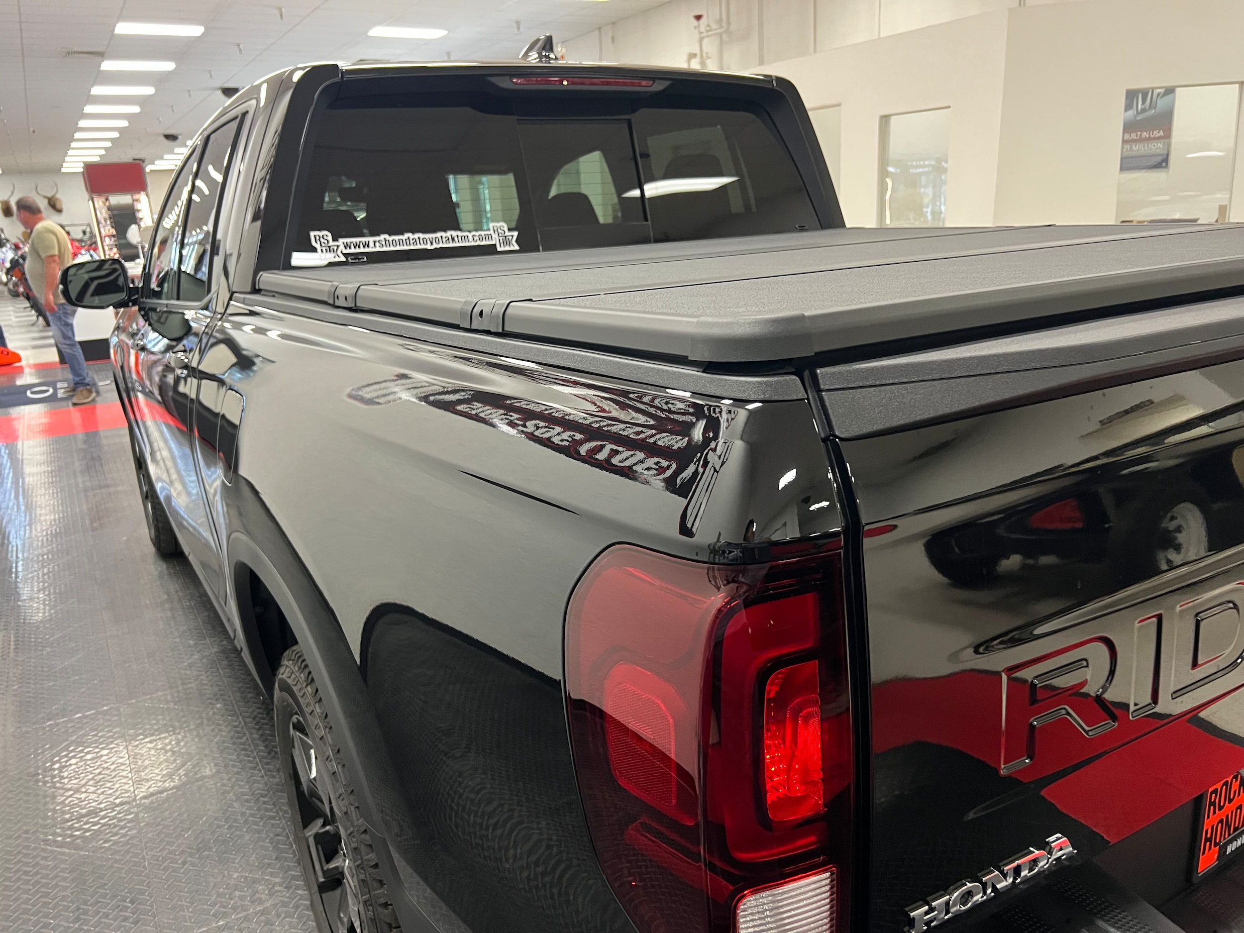 2025 Honda Ridgeline Black Edition - Photo 6