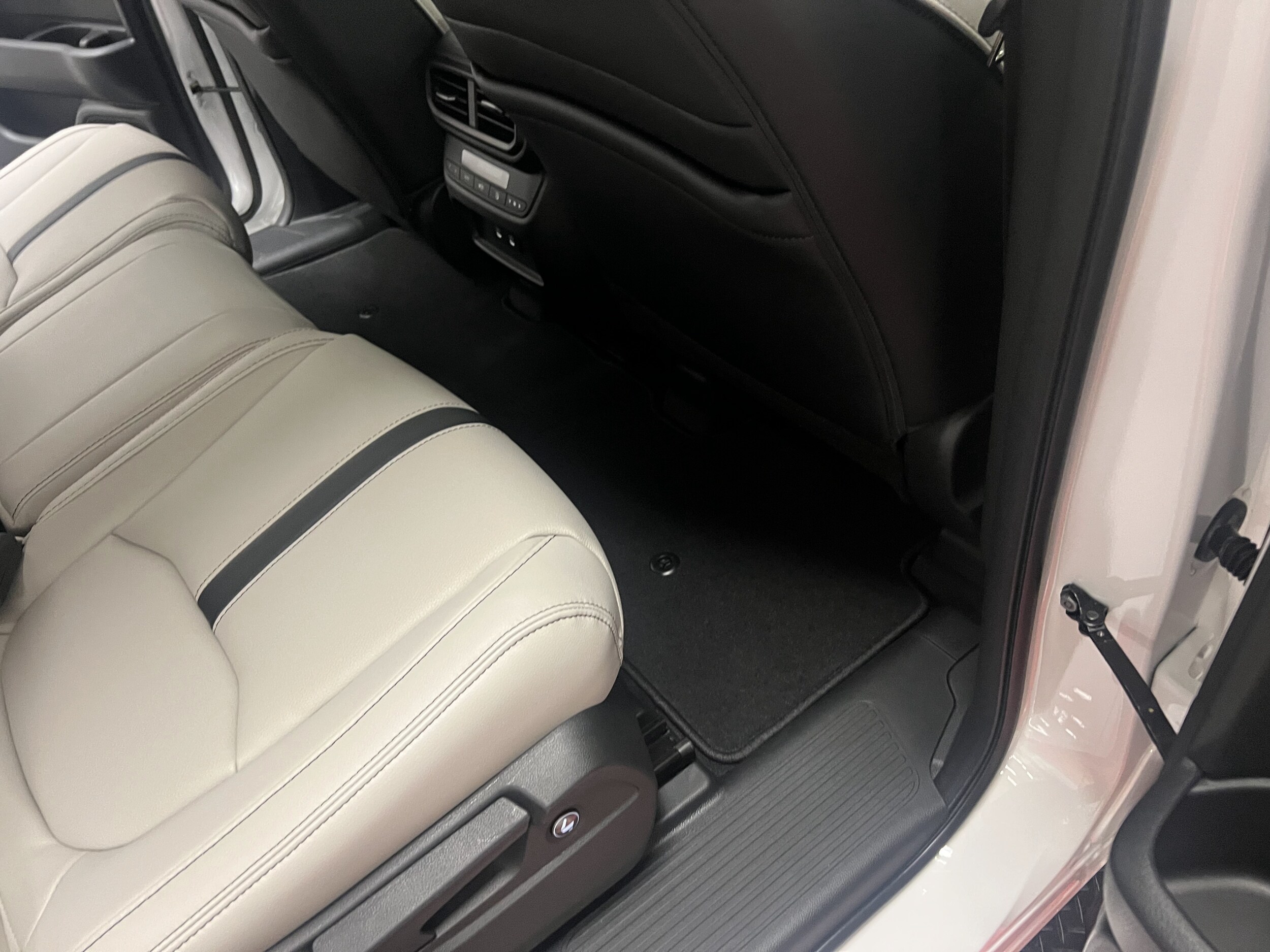 2026 Honda Pilot Touring - Photo 12