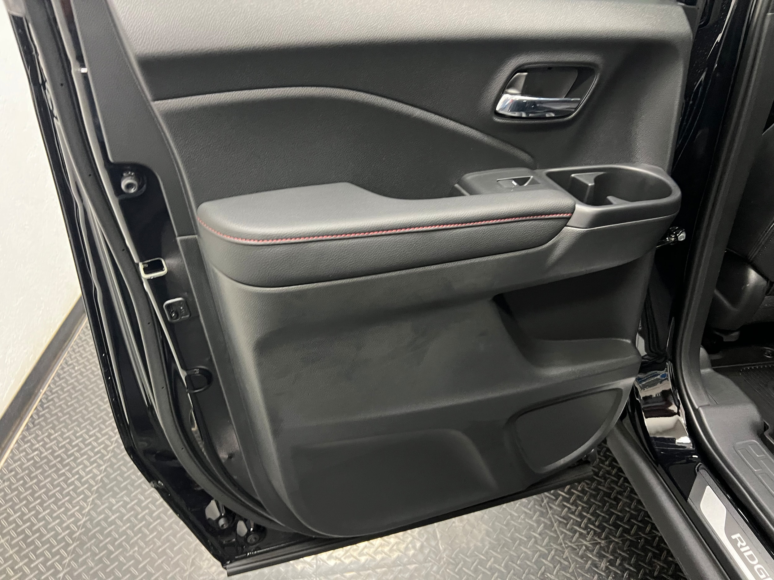 2025 Honda Ridgeline Black Edition - Photo 10