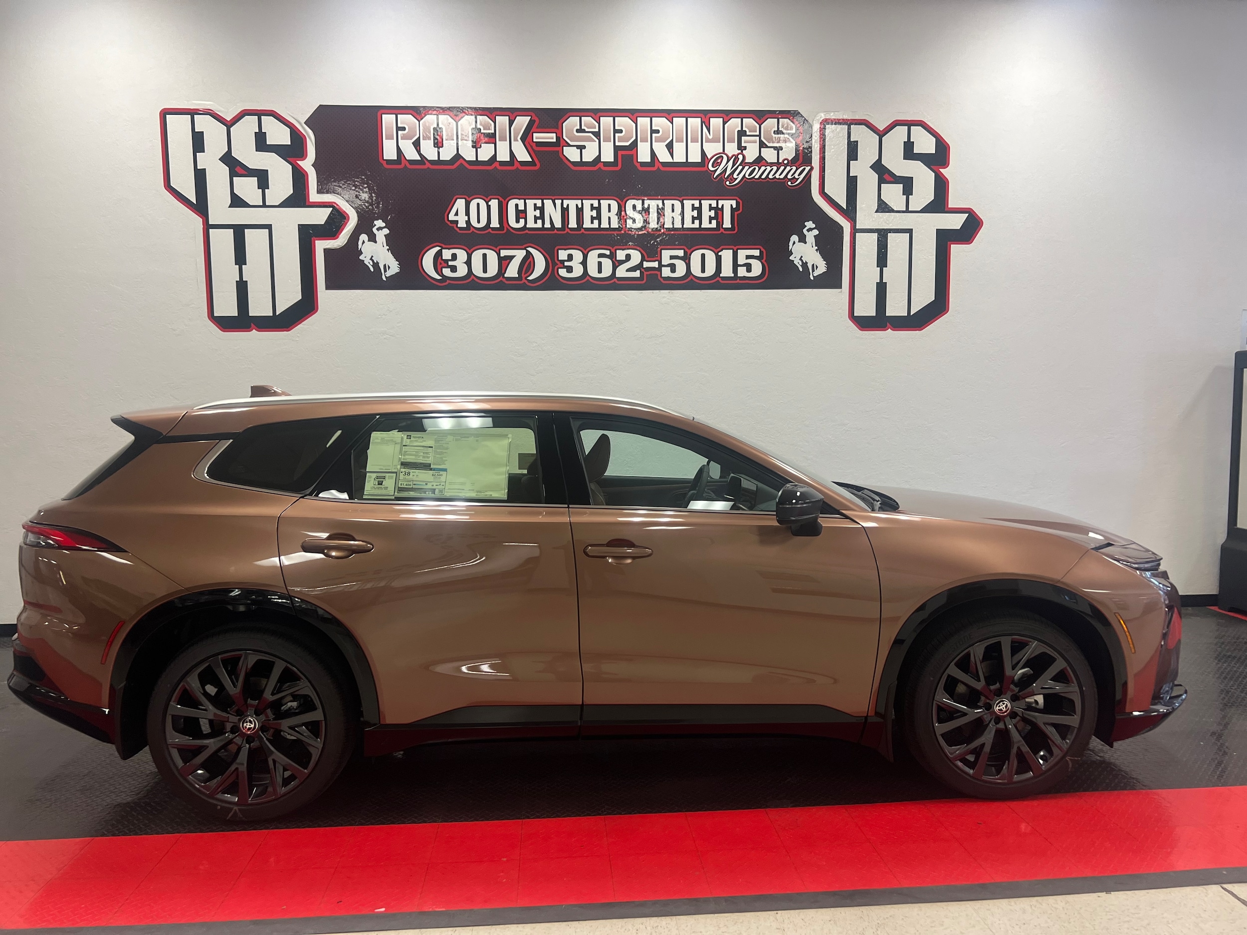 2025 Toyota Crown Signia Limited's photo