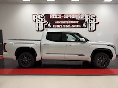 2026 Toyota Tundra i-FORCE MAX Platinum i-FORCE MAX Truck CrewMax