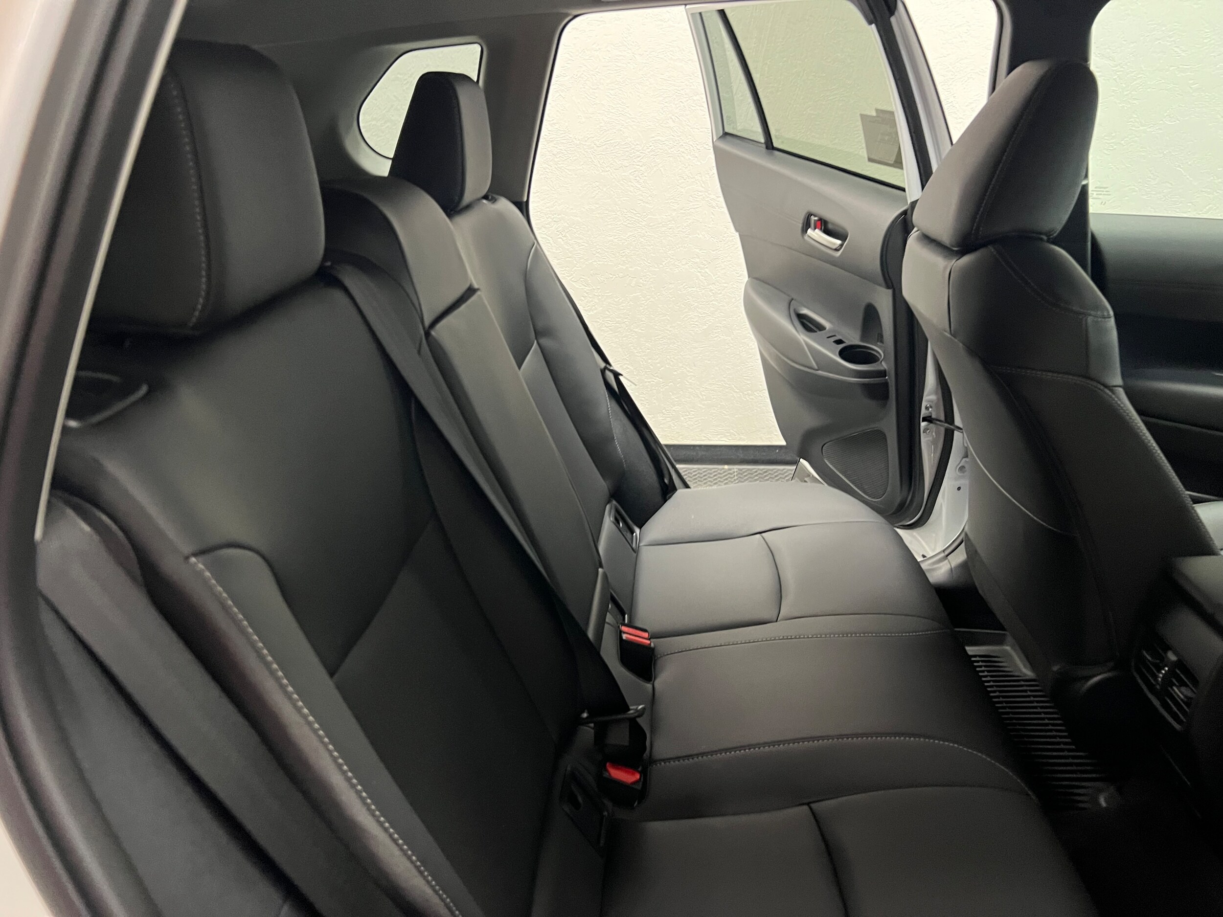 2024 Toyota Corolla Cross XLE - Photo 12