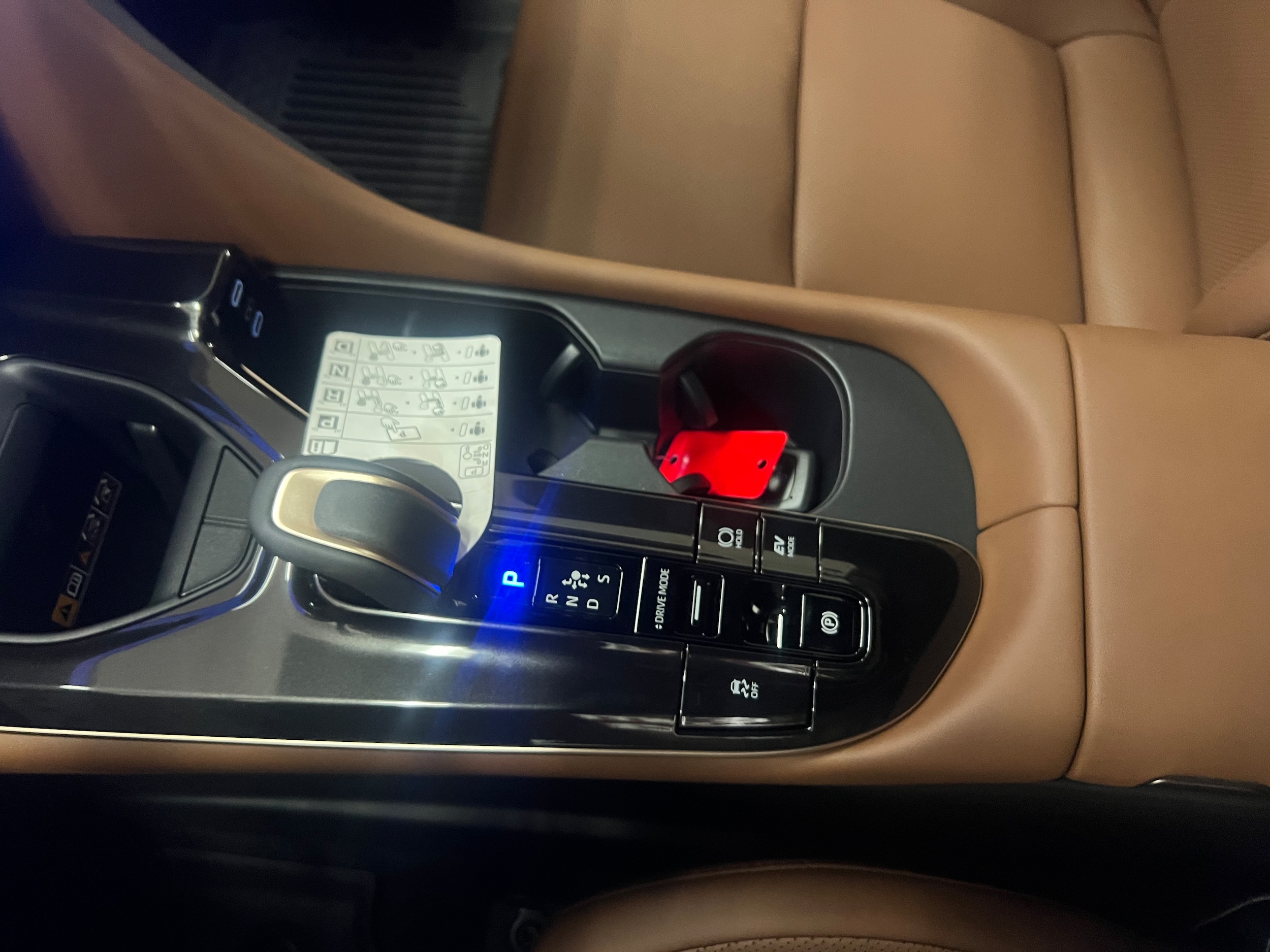 2025 Toyota Crown Signia Limited - Photo 24