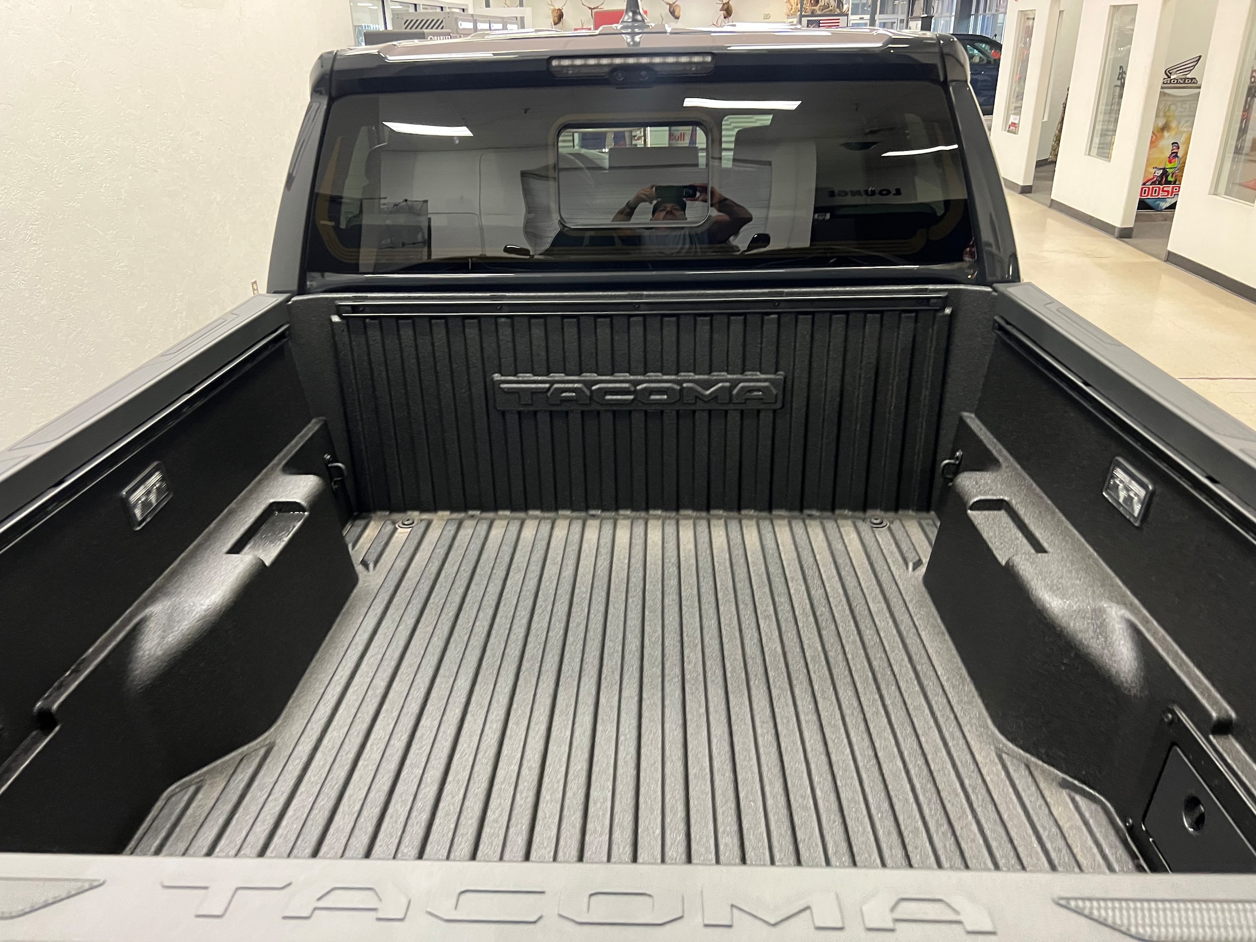 2025 Toyota Tacoma Limited - Photo 8