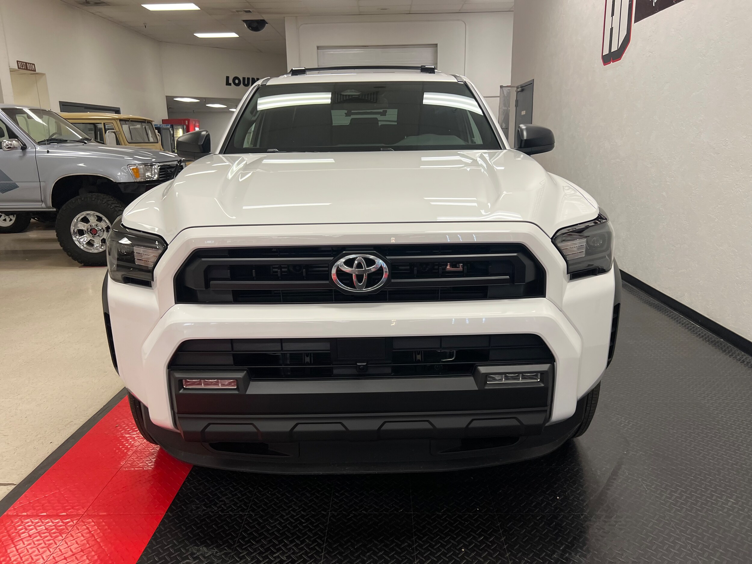 2025 Toyota 4Runner SR5 photo 4