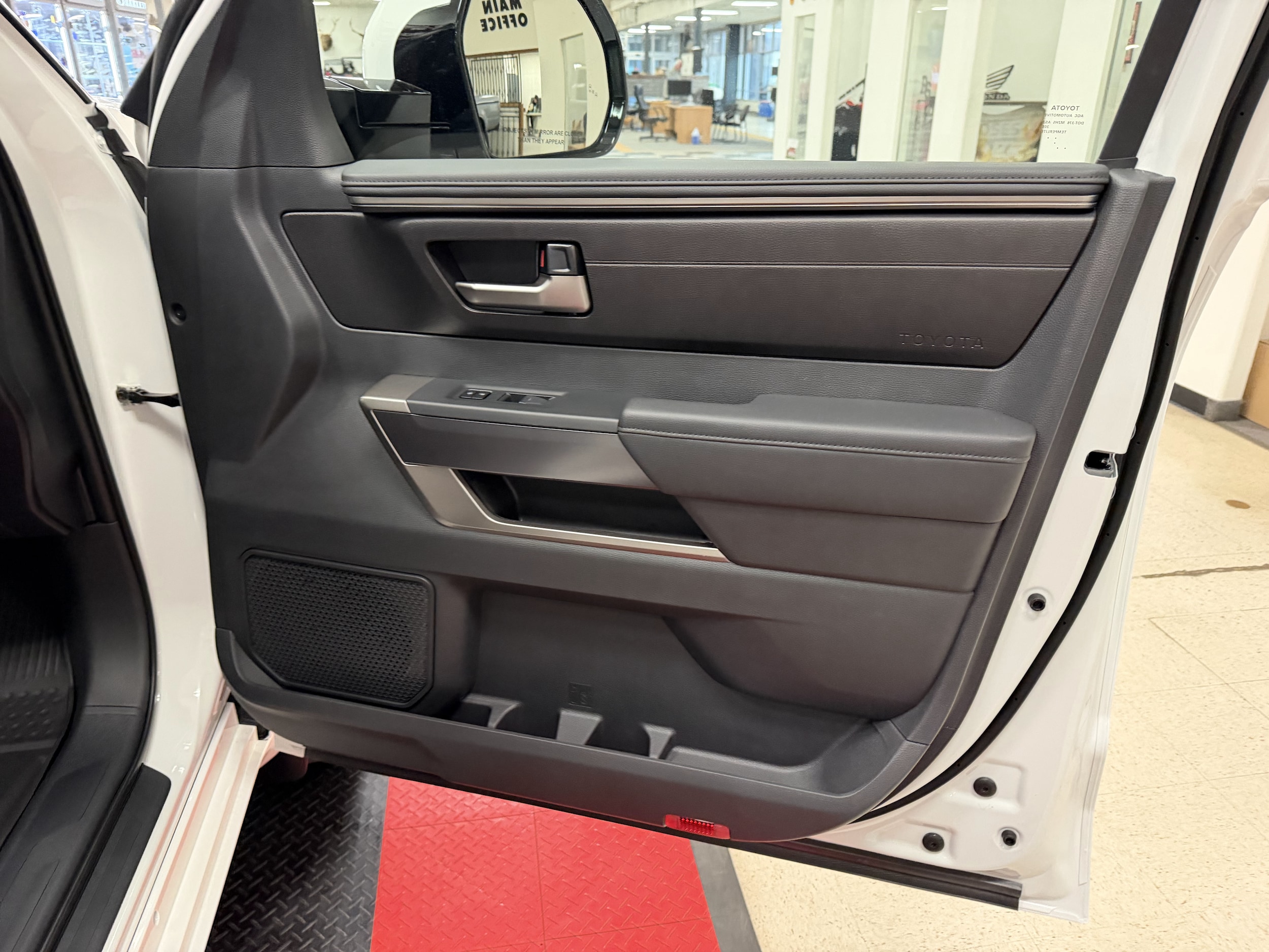2026 Toyota Tundra SR5 - Photo 14