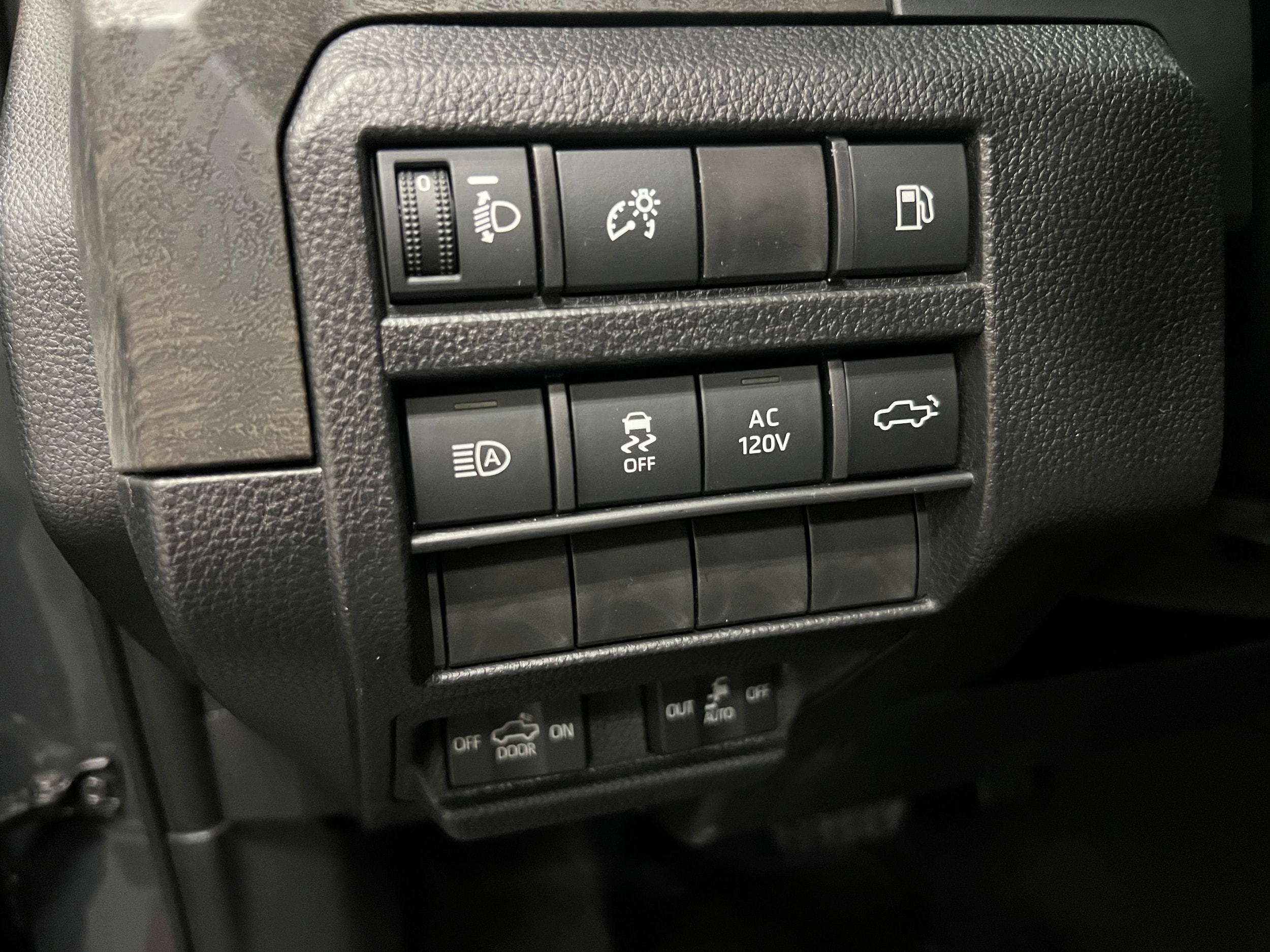 2025 Toyota Tacoma Limited - Photo 20