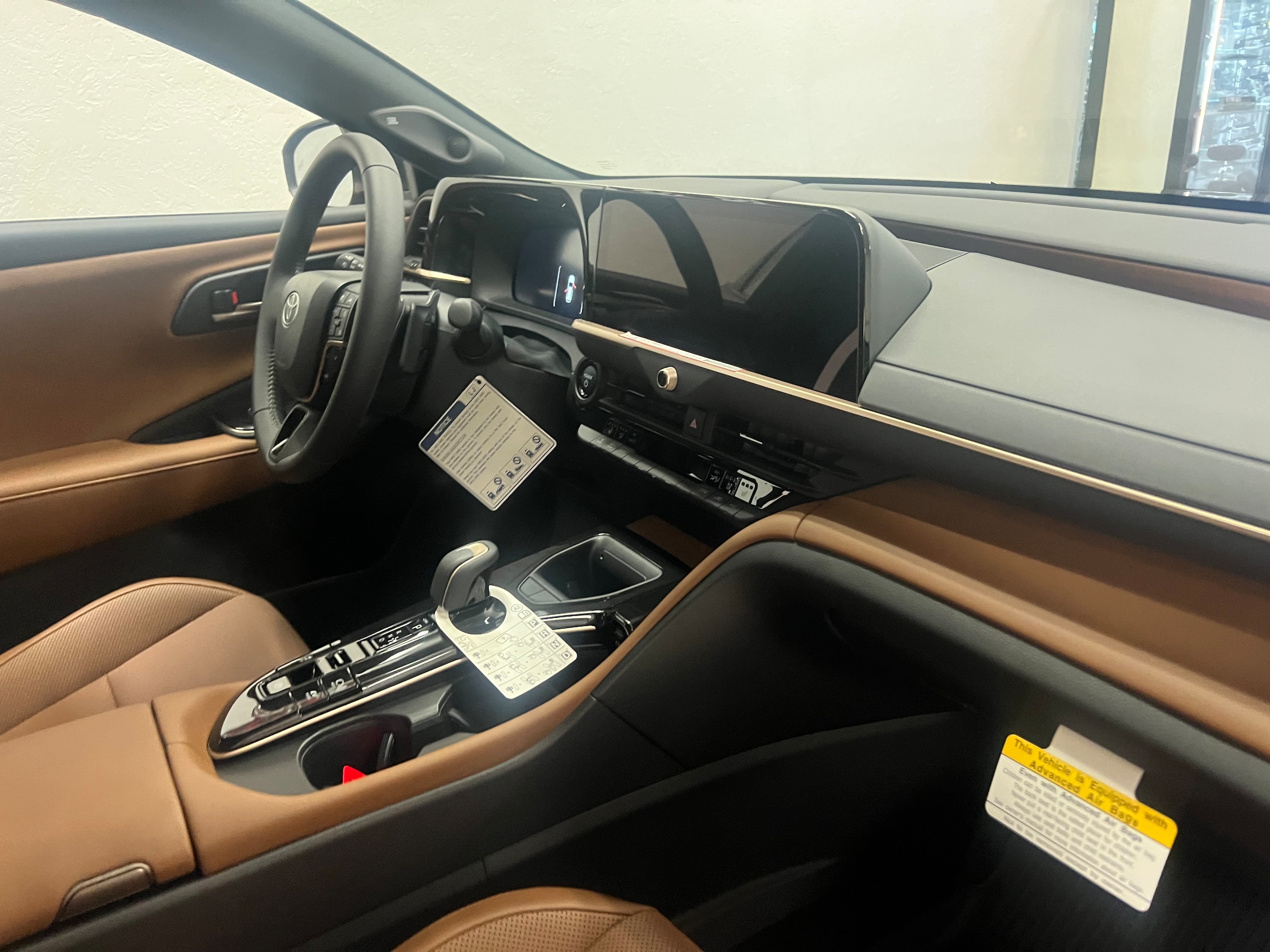 2025 Toyota Crown Signia Limited - Photo 16