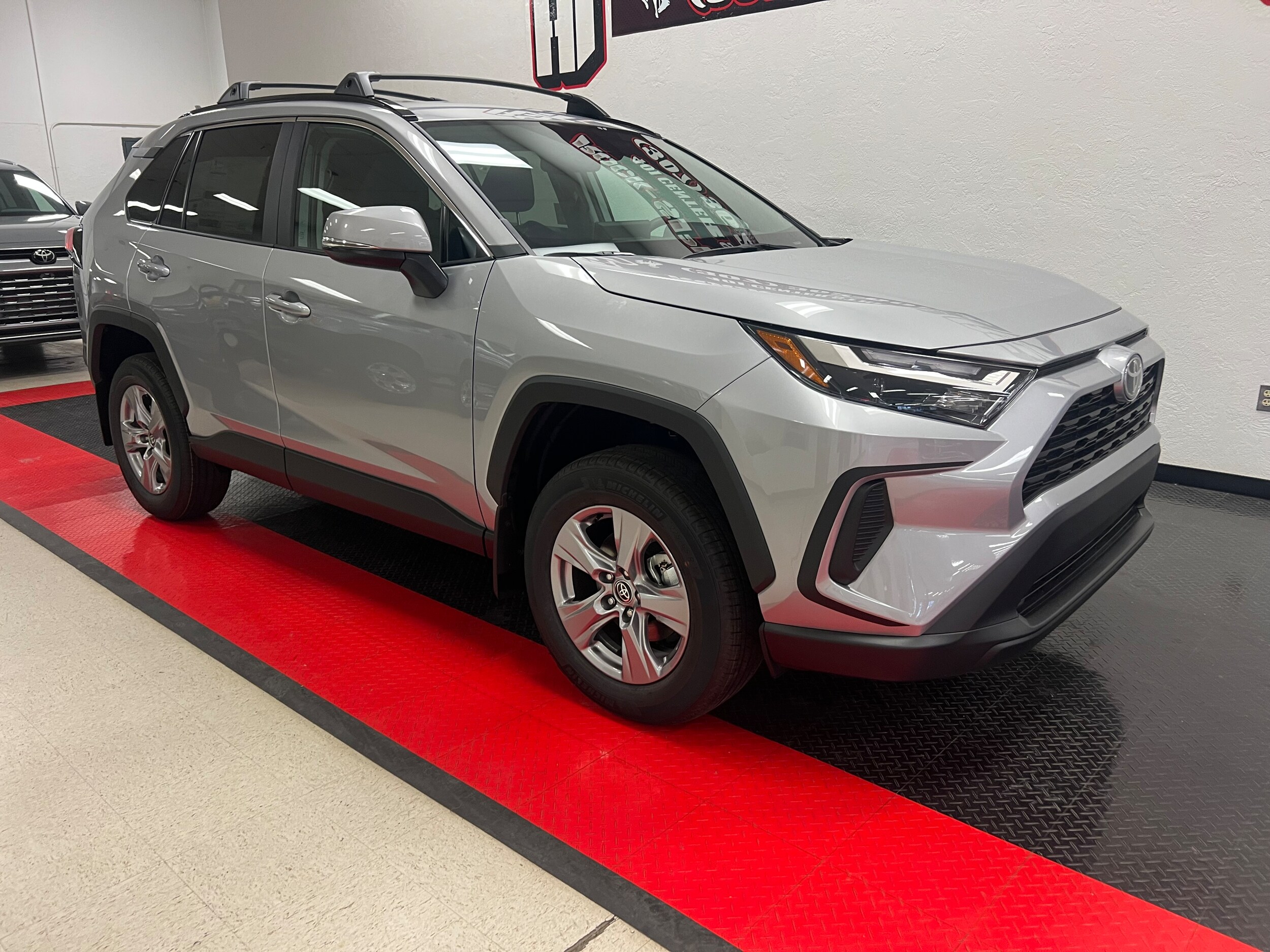 2025 Toyota RAV4 XLE photo 2
