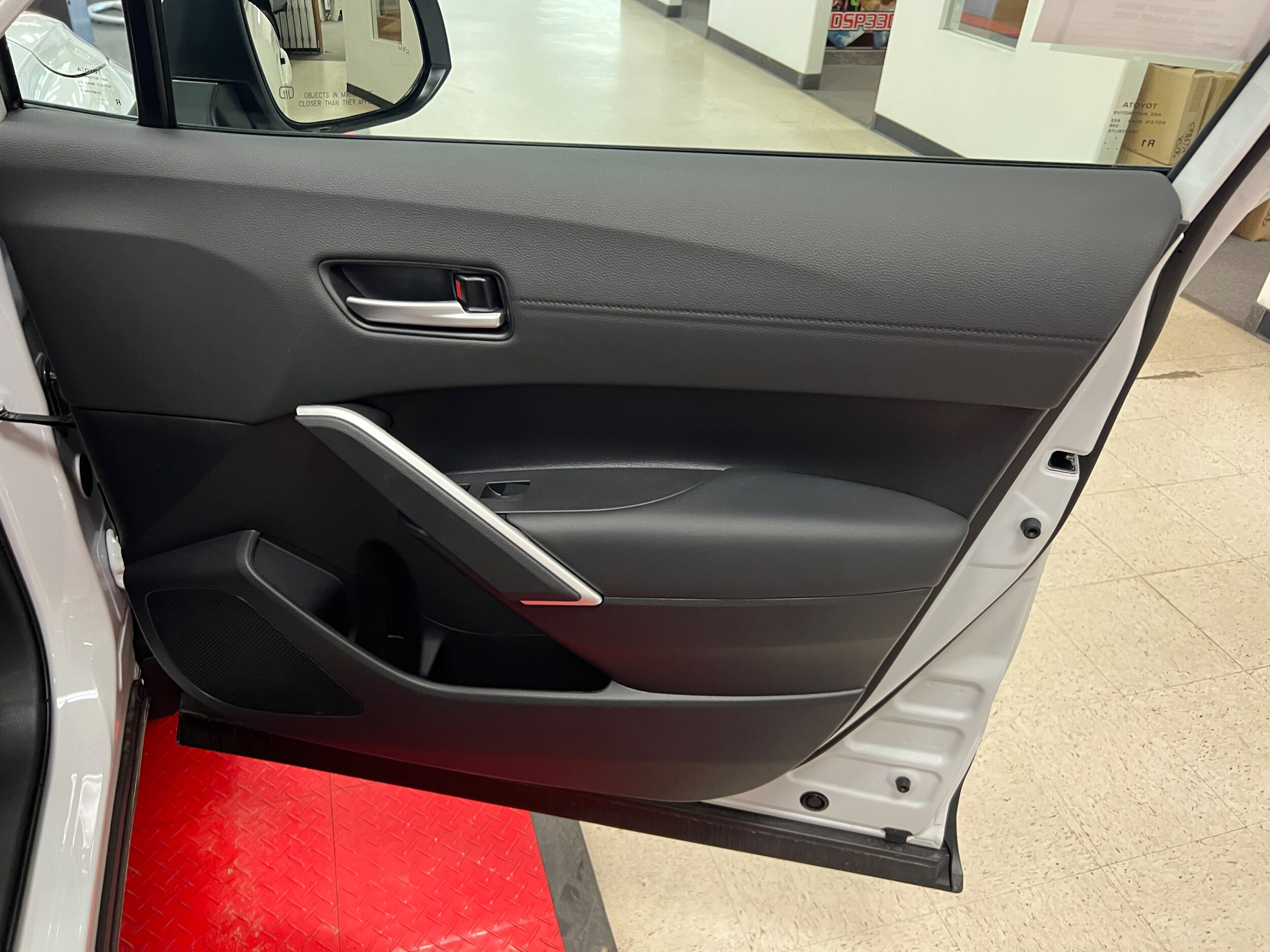 2024 Toyota Corolla Cross XLE - Photo 14