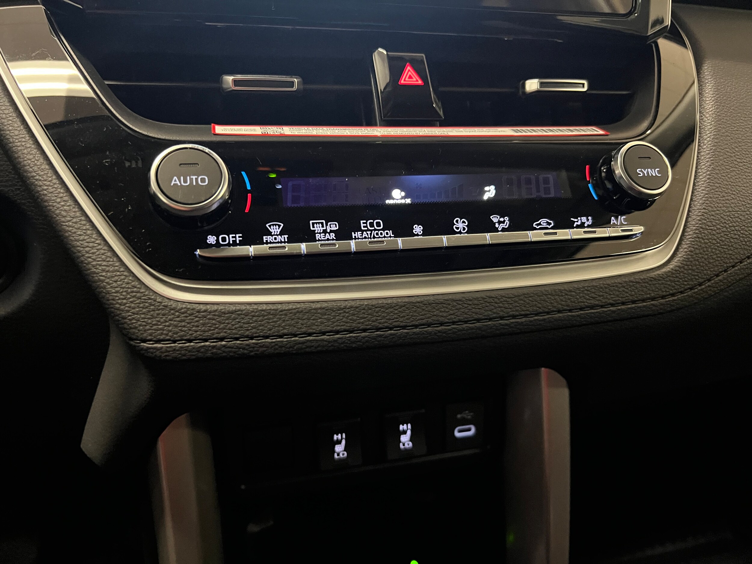 2024 Toyota Corolla Cross XLE - Photo 23