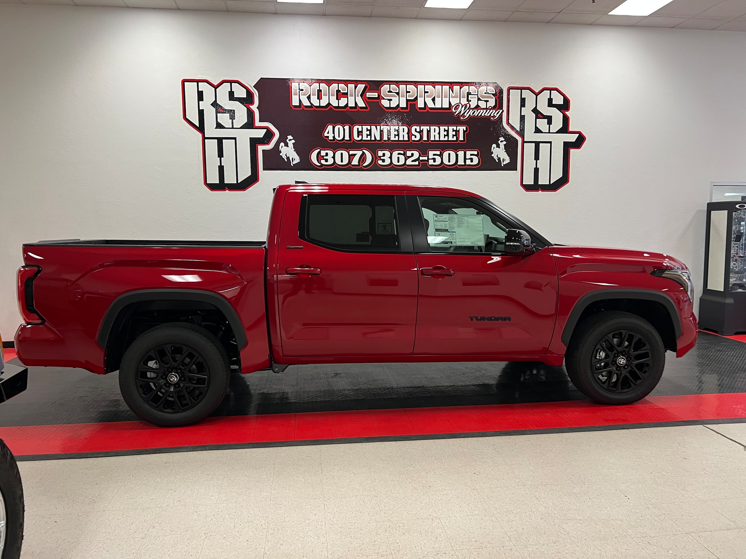 2025 Toyota Tundra Limited's photo