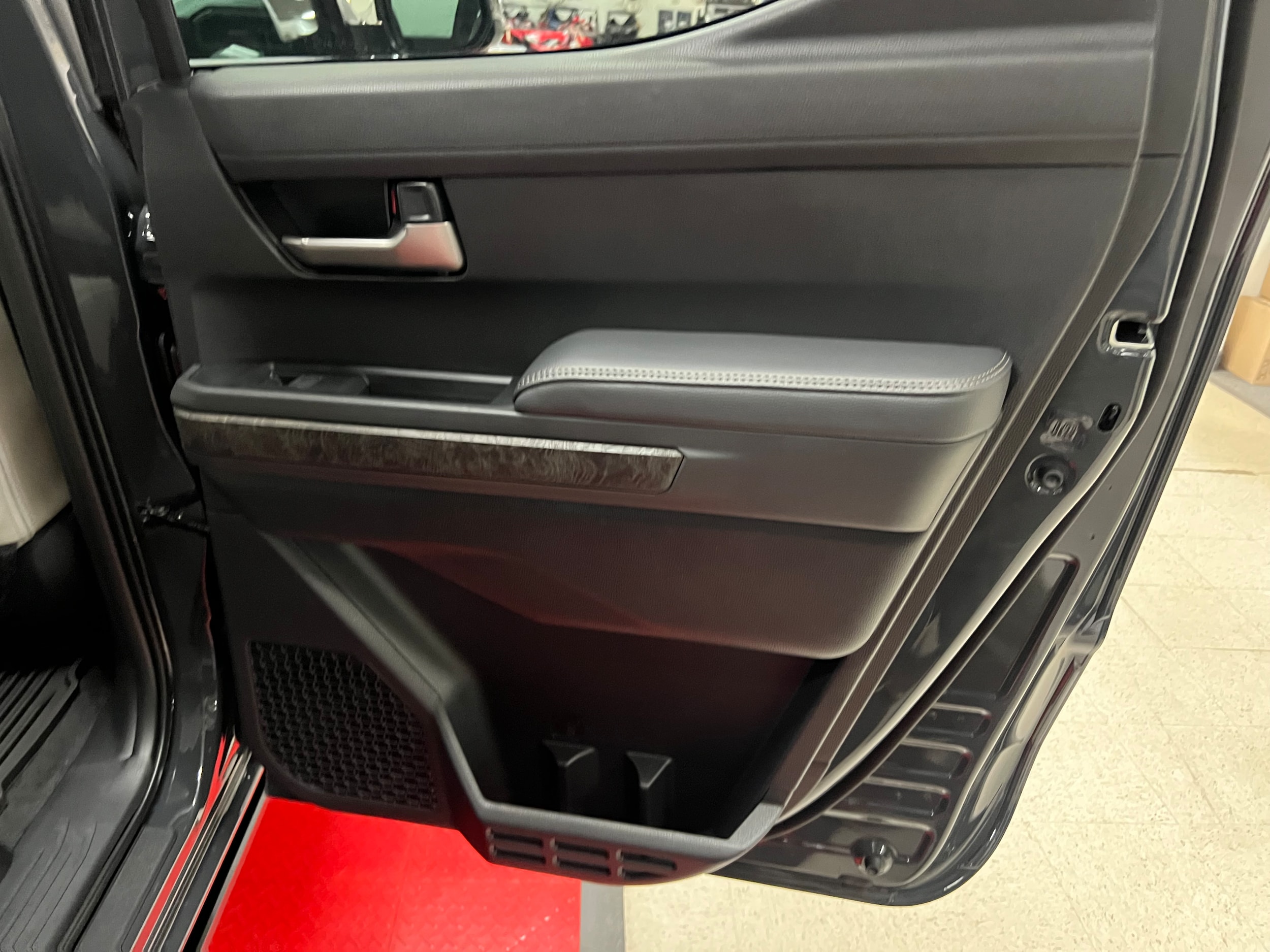 2025 Toyota Tacoma Limited - Photo 11