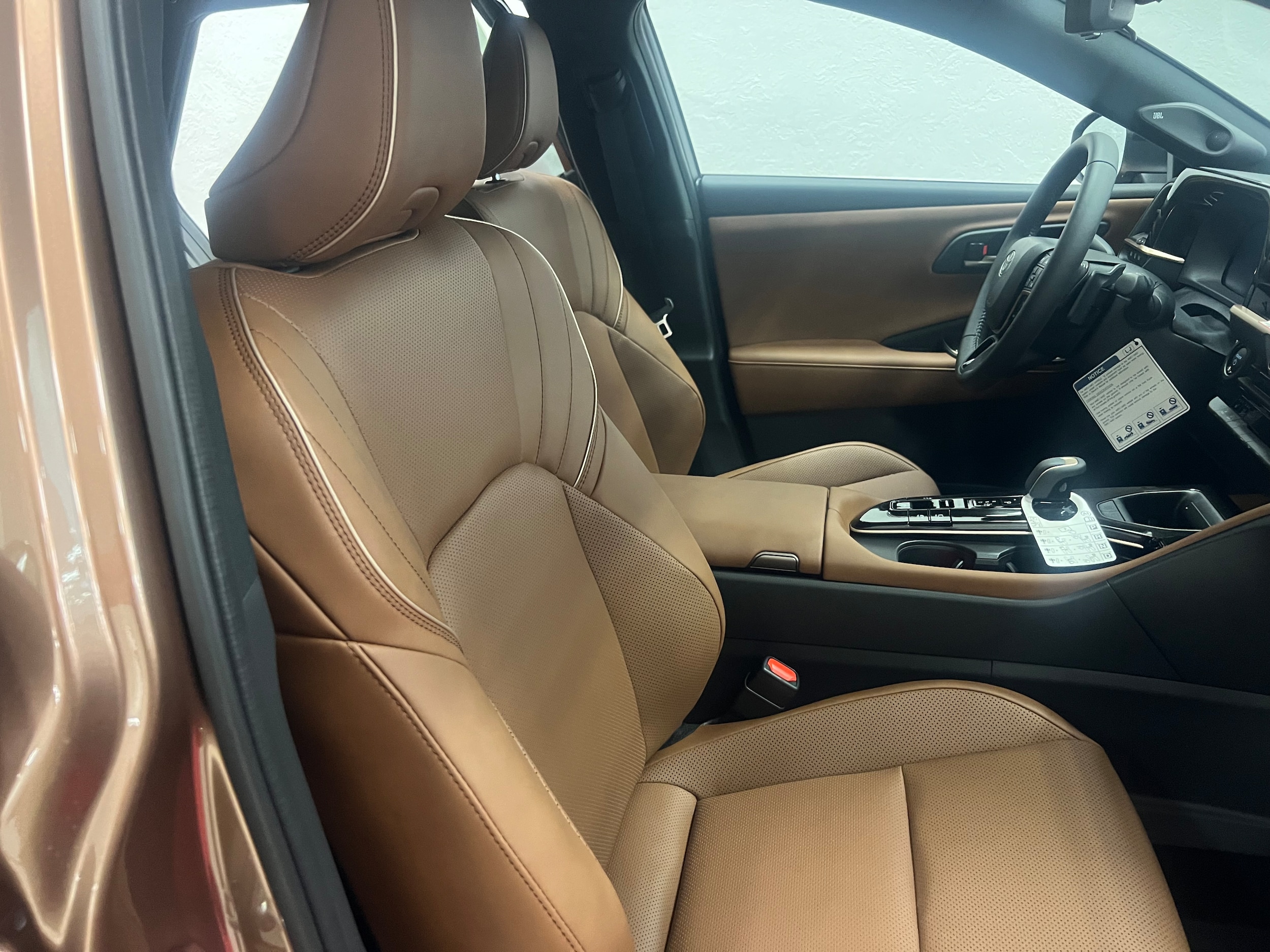 2025 Toyota Crown Signia Limited - Photo 15