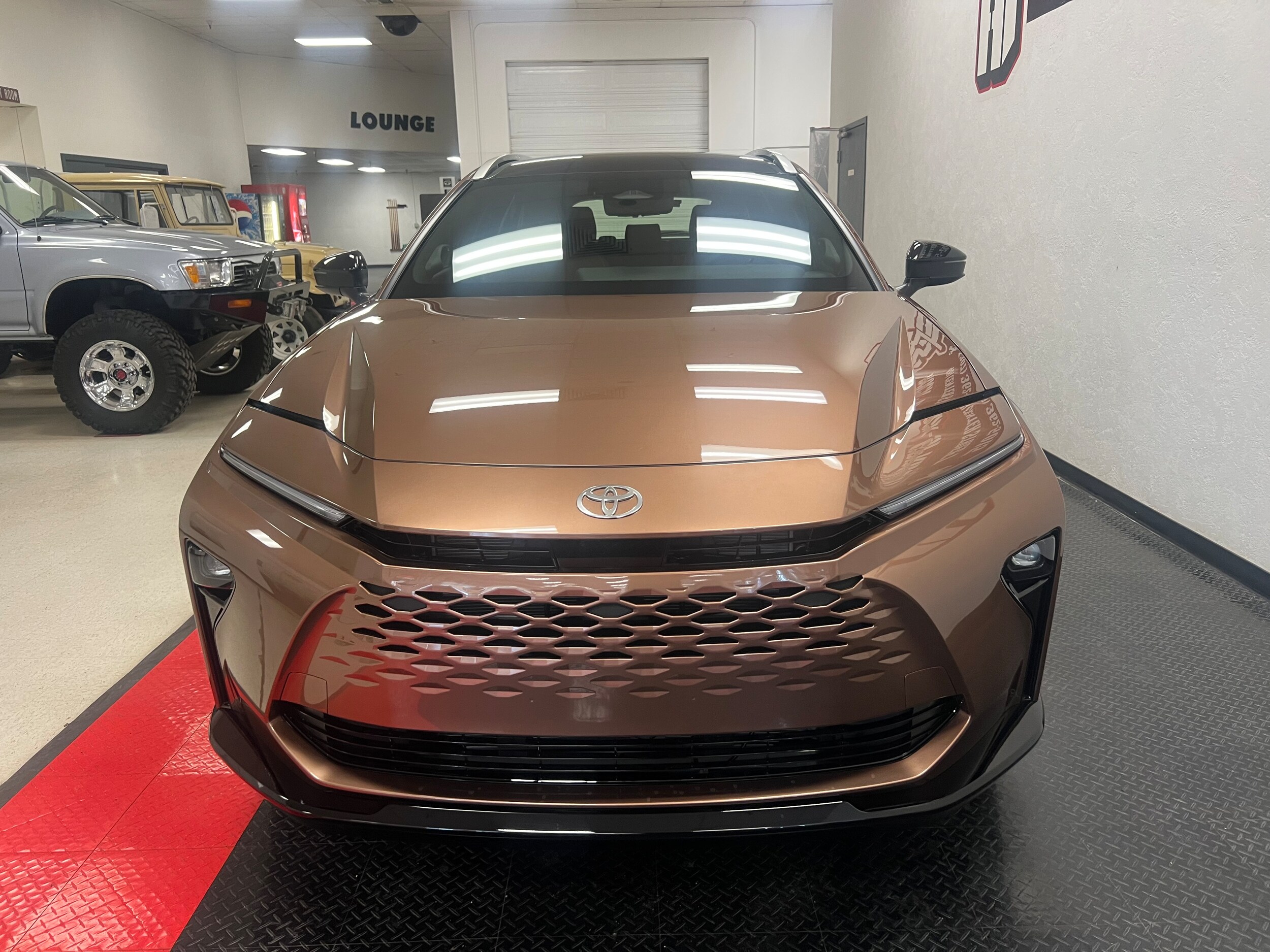 2025 Toyota Crown Signia Limited photo 4