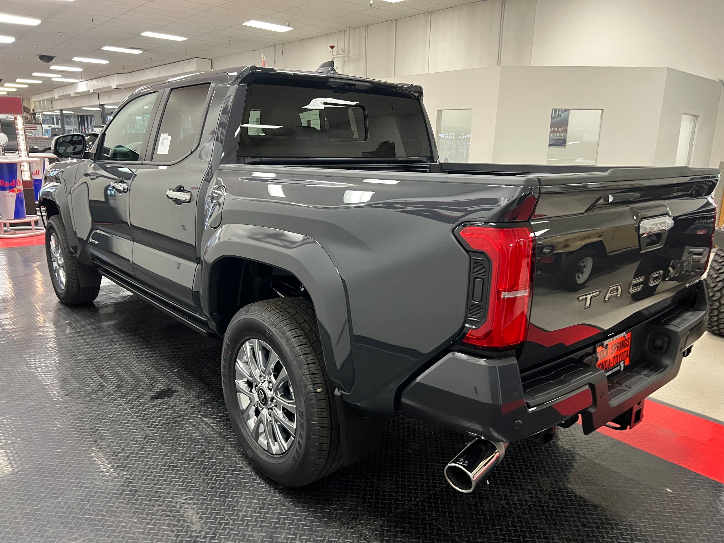 2025 Toyota Tacoma Limited - Photo 6