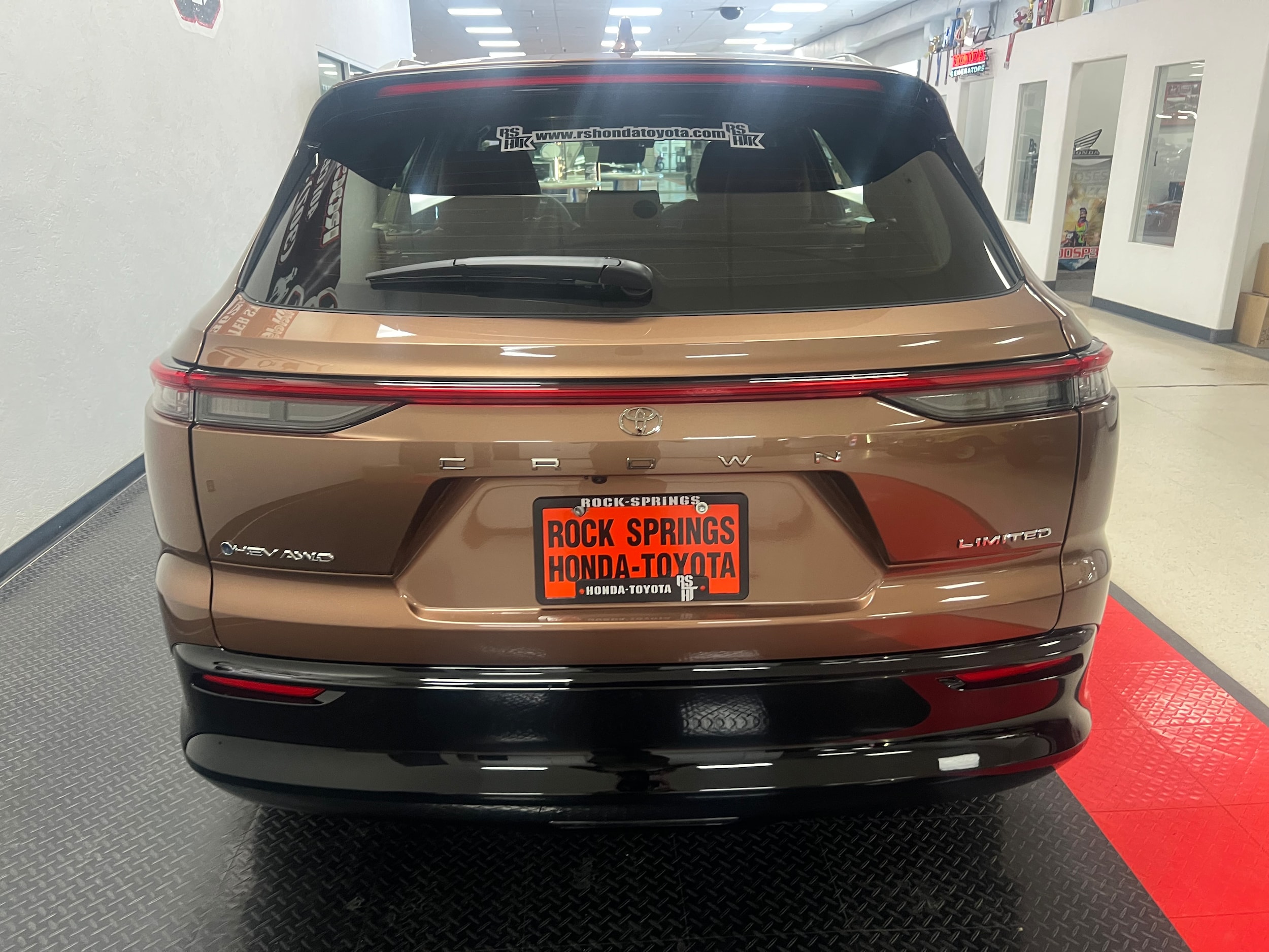 2025 Toyota Crown Signia Limited - Photo 7