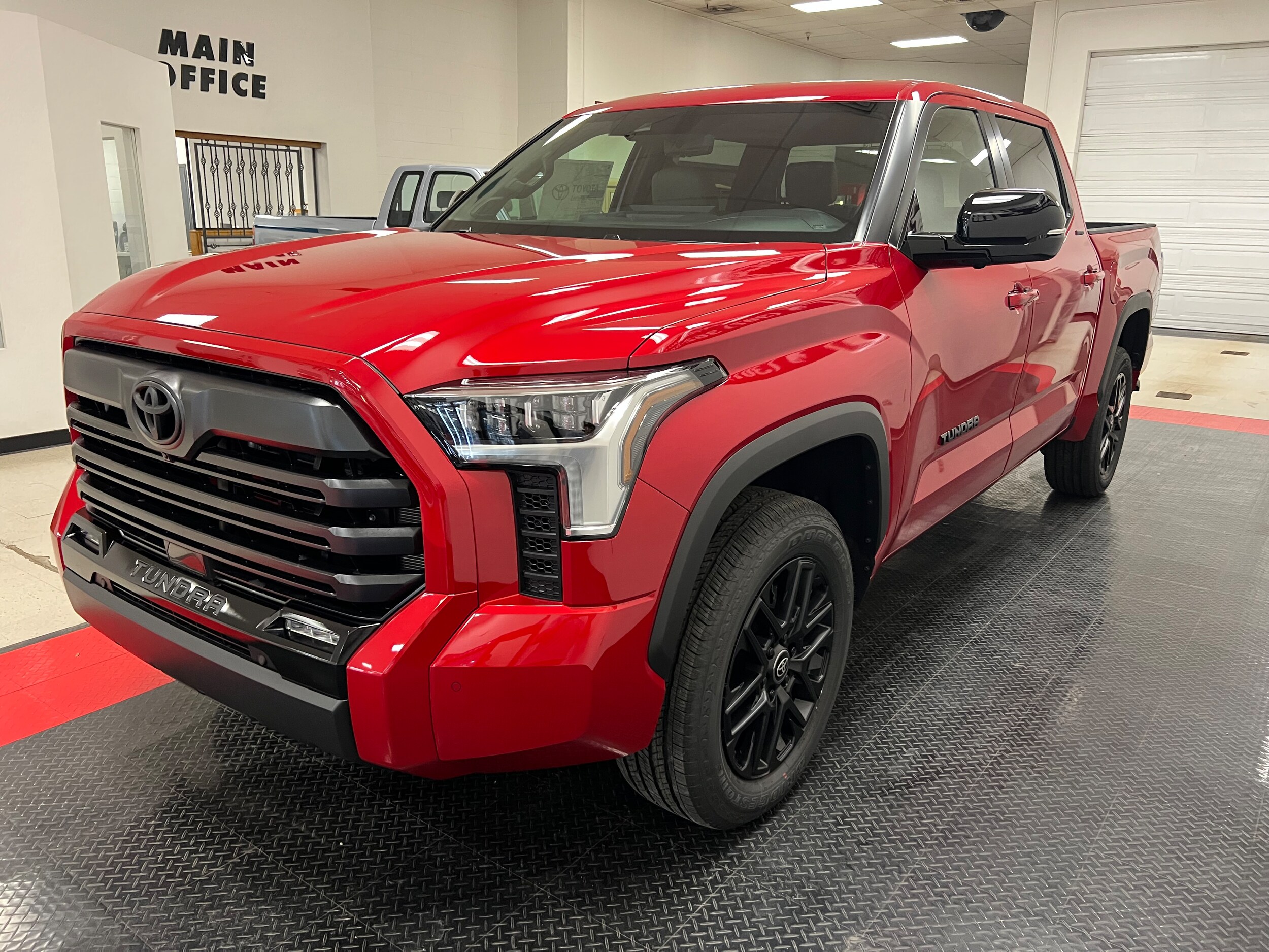 2025 Toyota Tundra Limited photo 3