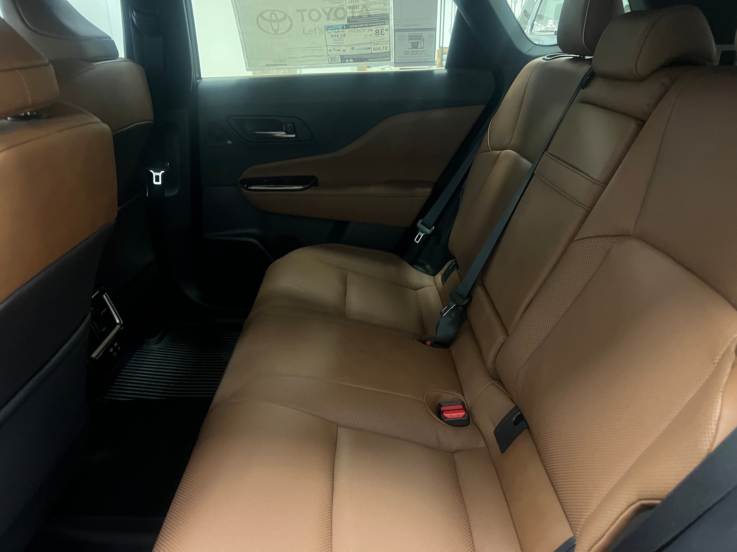 2025 Toyota Crown Signia Limited - Photo 10