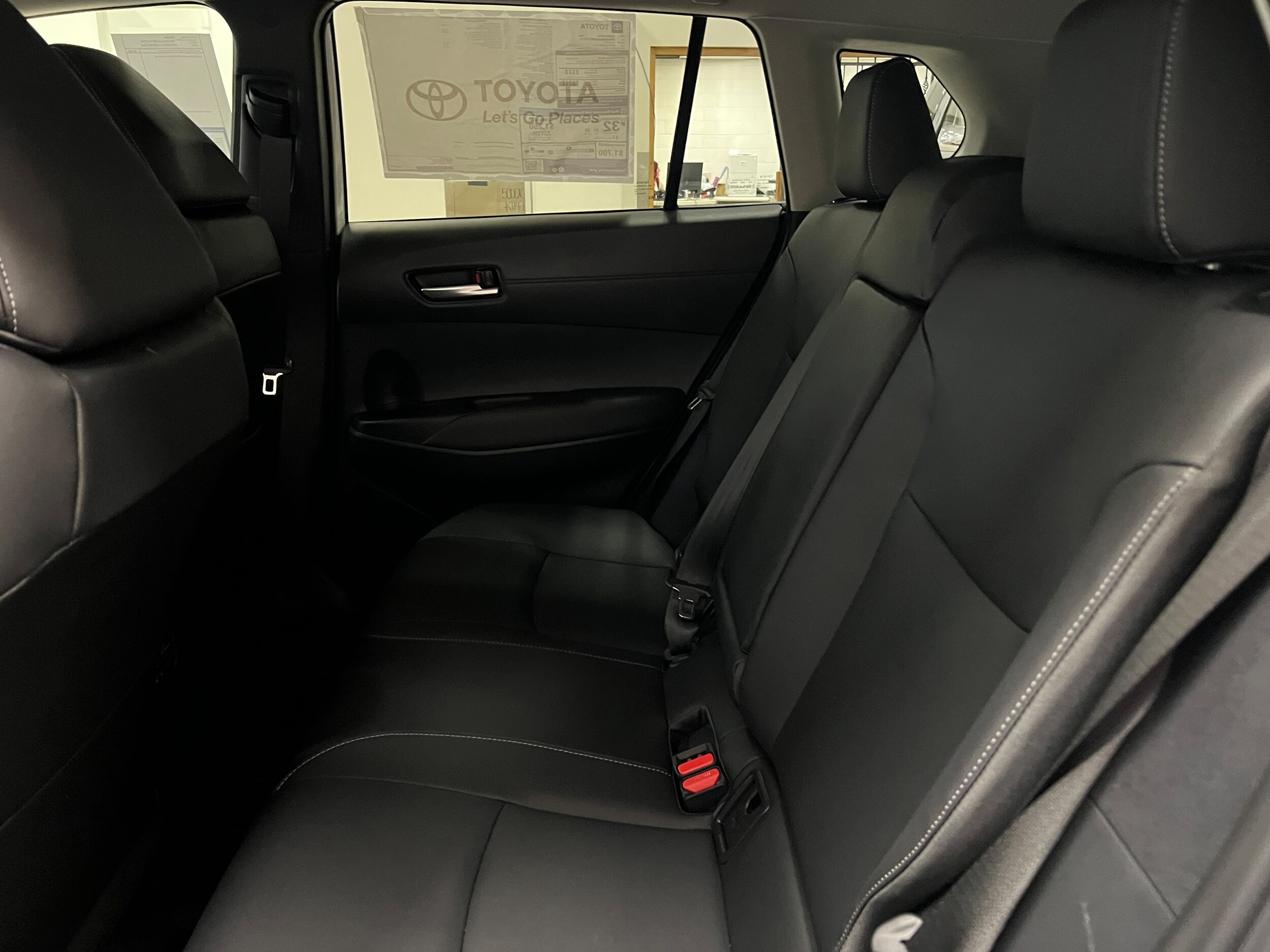 2024 Toyota Corolla Cross XLE - Photo 10