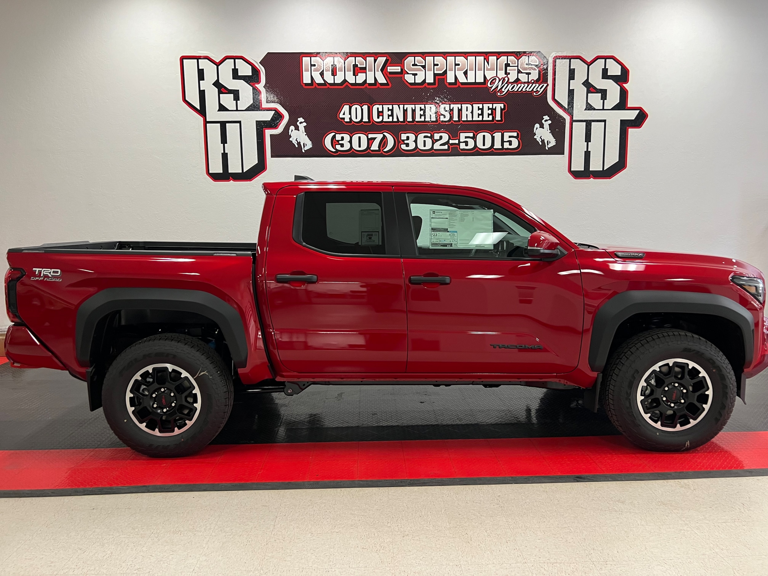 2024 Toyota Tacoma TRD Off Road's photo