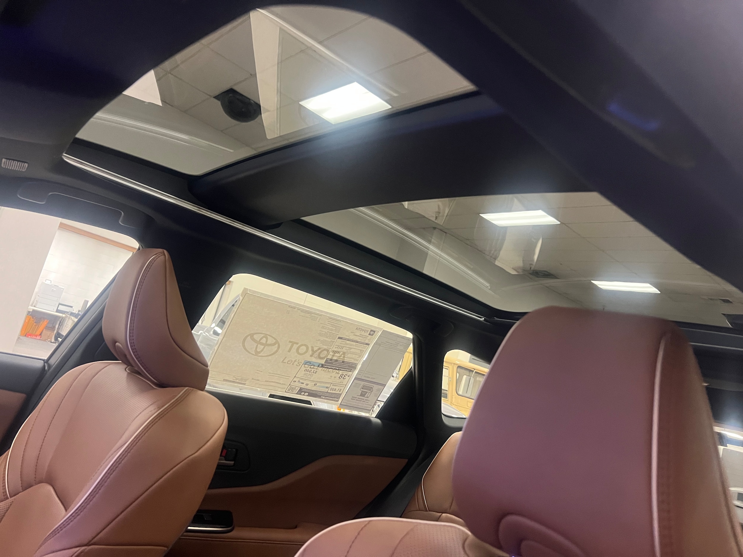 2025 Toyota Crown Signia Limited - Photo 26